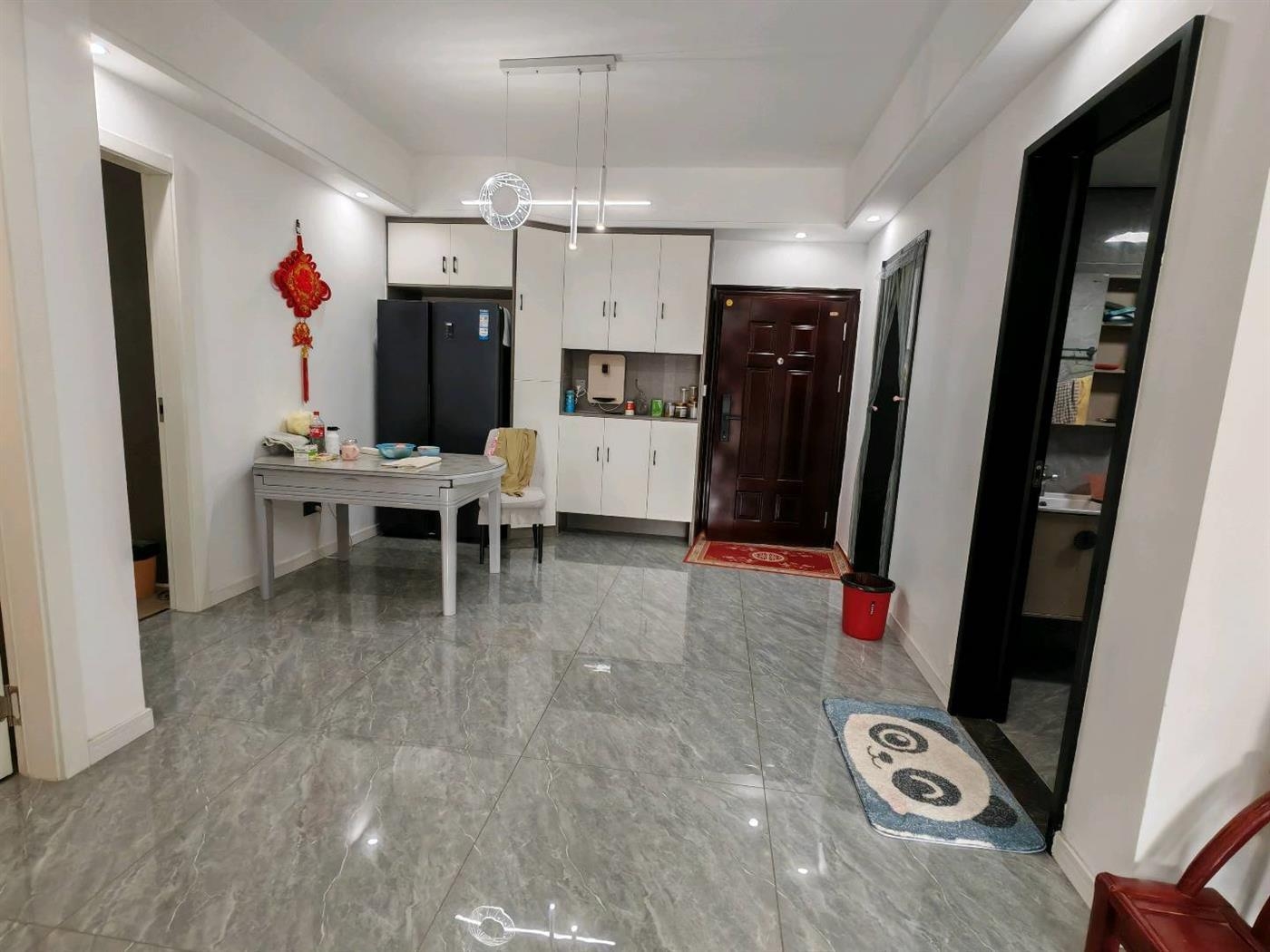 鹏成新都汇，电梯房，三室两厅，9.9成新，中间好楼层，证件齐全，49.8万，看房电话18307150819