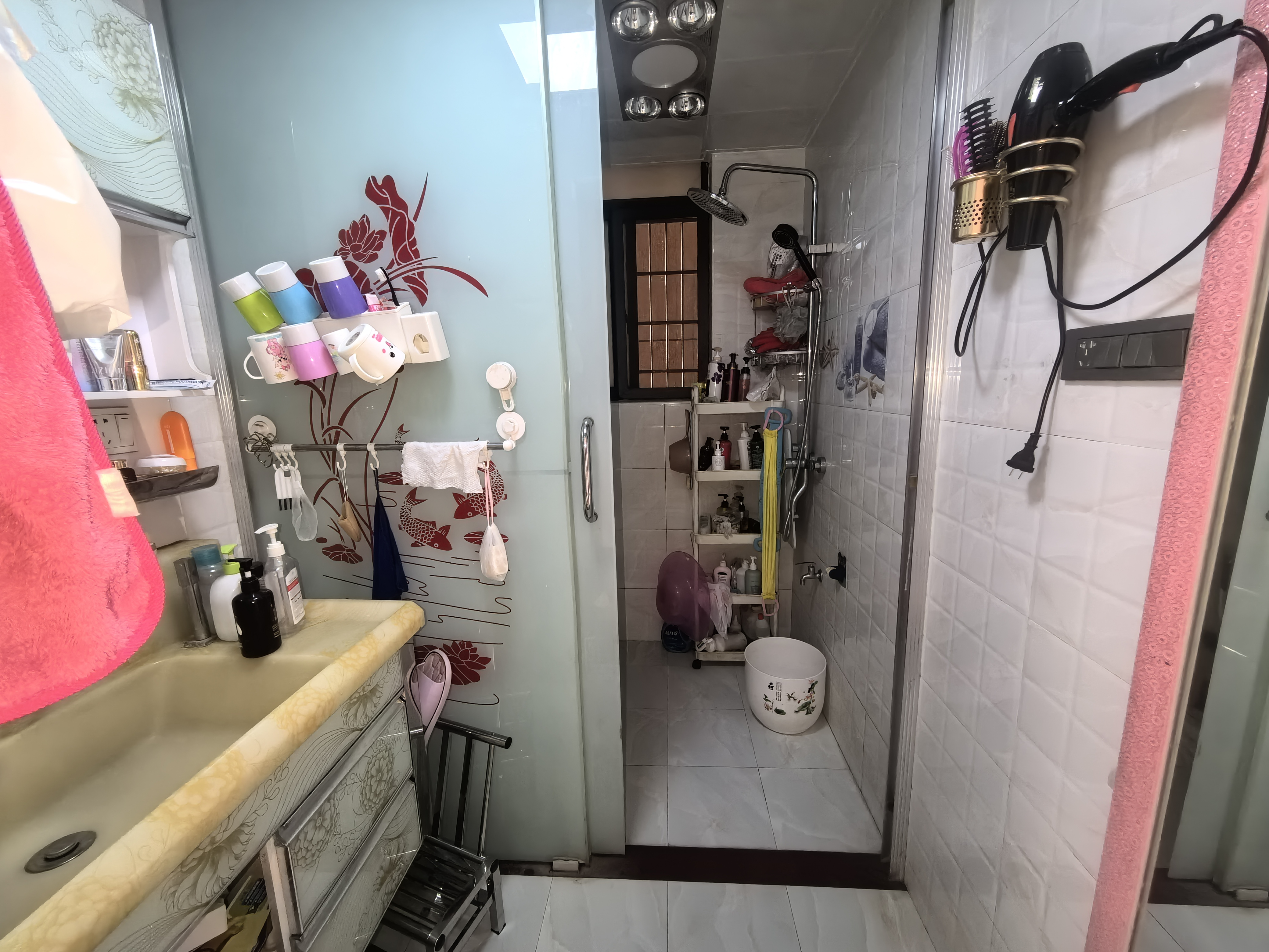 阳光豪庭电梯房，119.2平，三室两厅两卫一阳台，39.8万，急售，证件齐全，看房电话18307150819