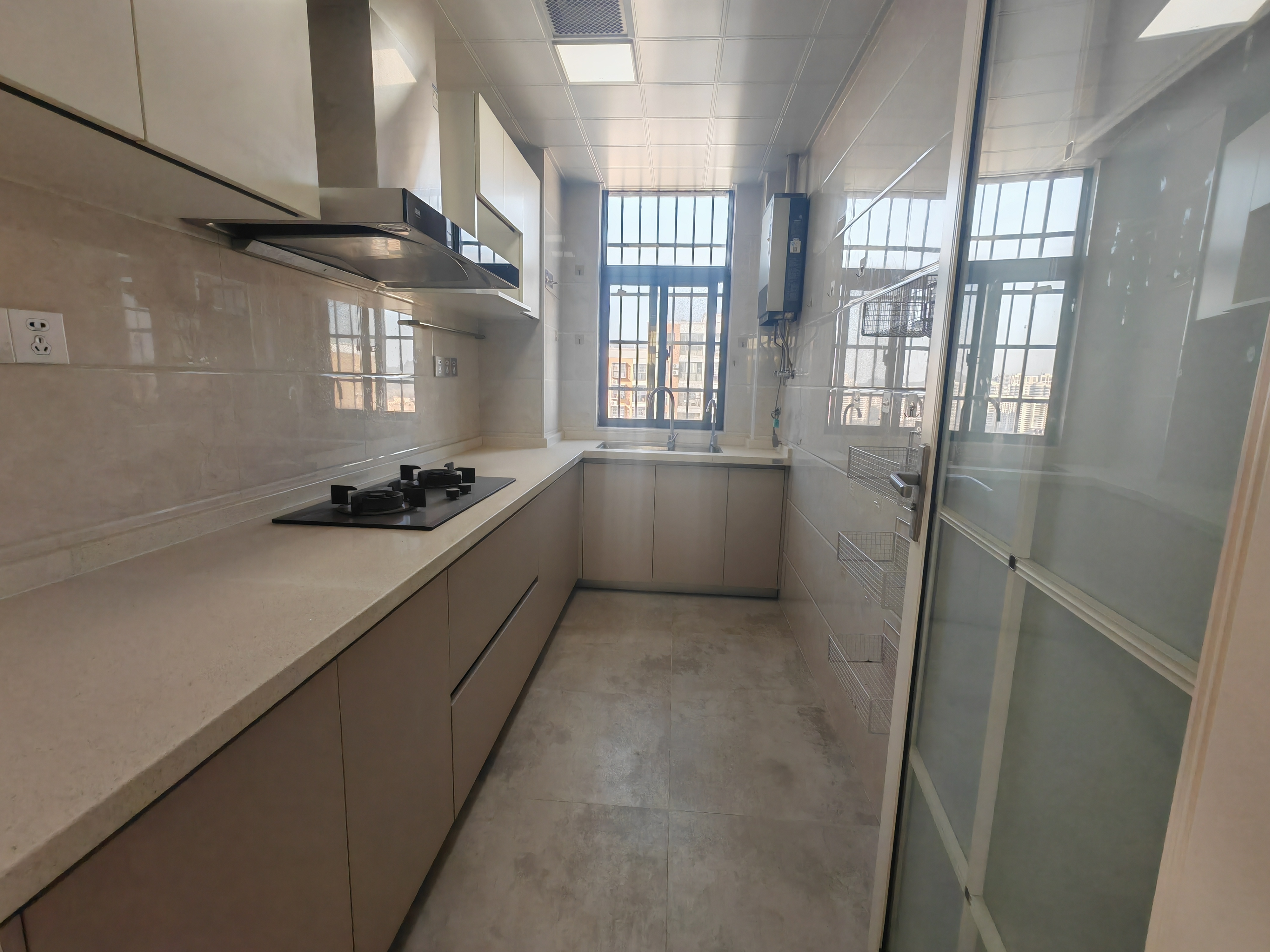 火车站附近博园东郡婚房装修，三室两厅两卫，125平，45万