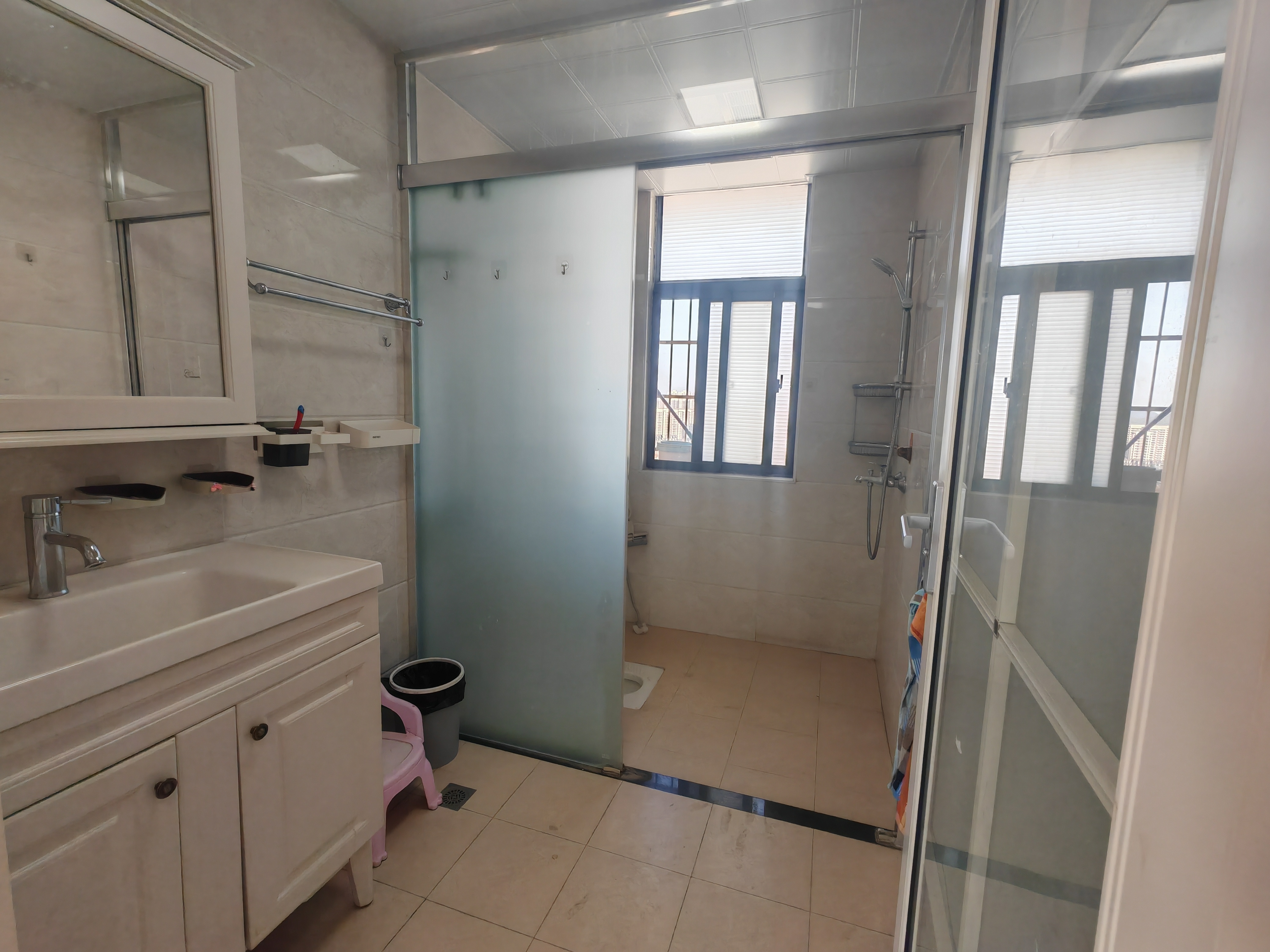 火车站附近博园东郡婚房装修，三室两厅两卫，125平，45万