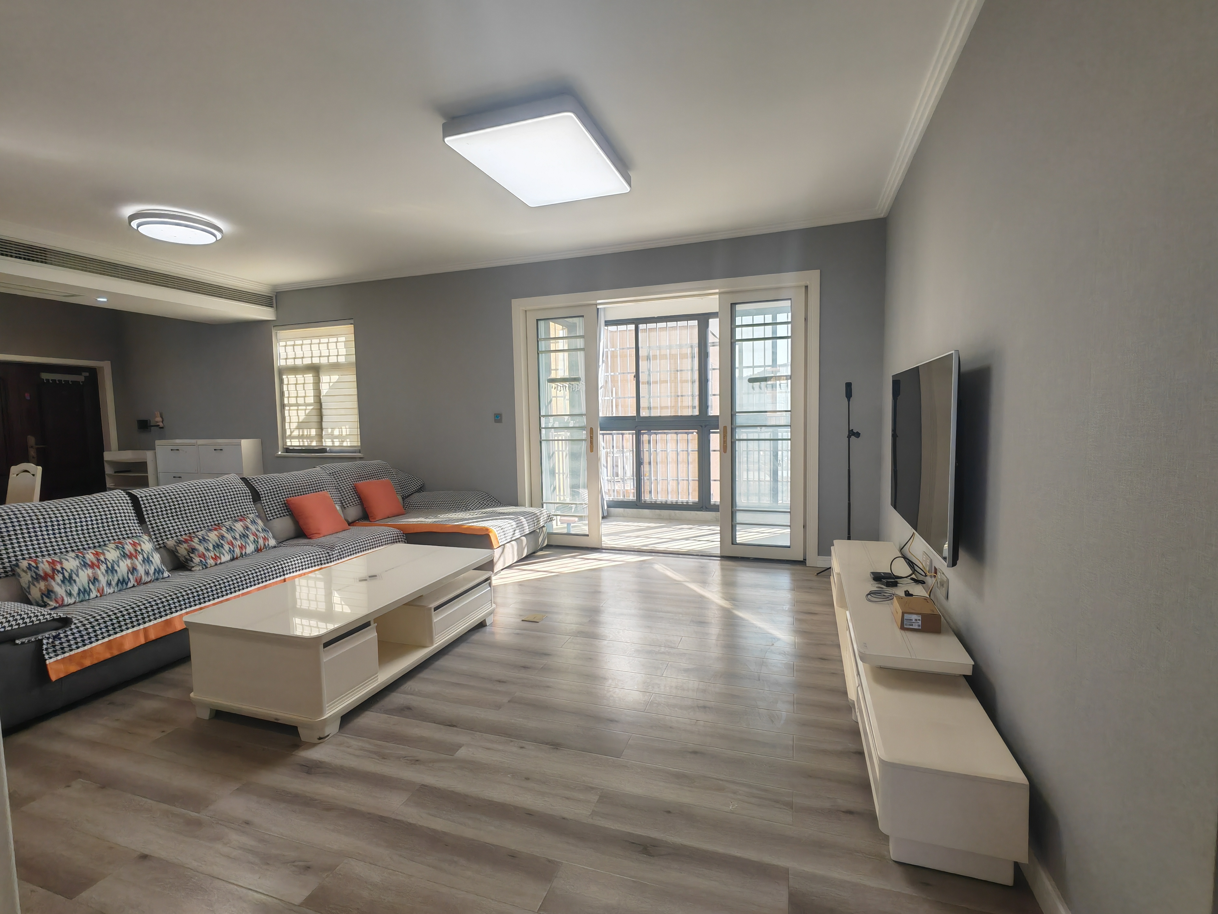 火车站附近博园东郡婚房装修，三室两厅两卫，125平，45万