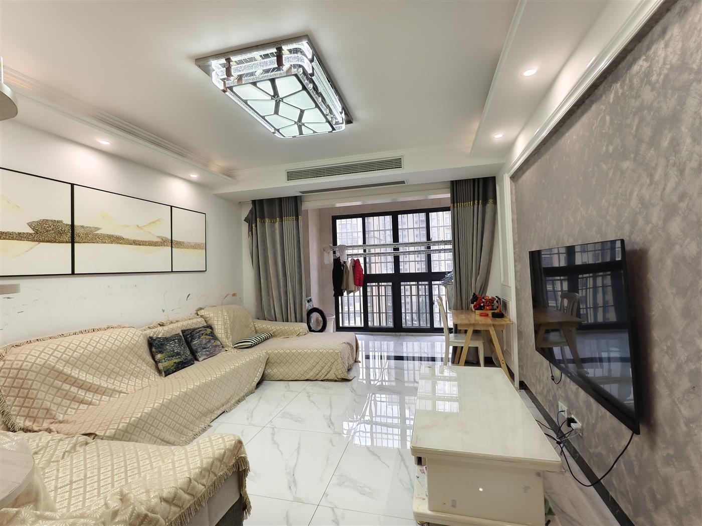 同城上都小高层中层，业主自住房，业主诚意出售，看房提前预约，看房电话18307150819