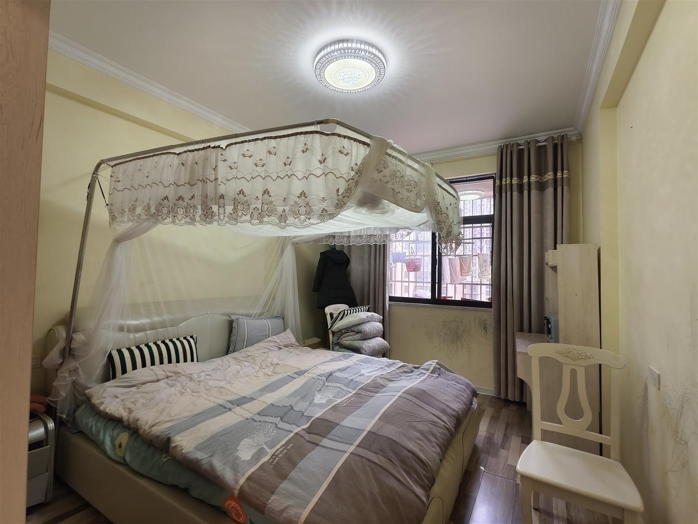 同城上都小高层中层，业主自住房，业主诚意出售，看房提前预约，看房电话18307150819