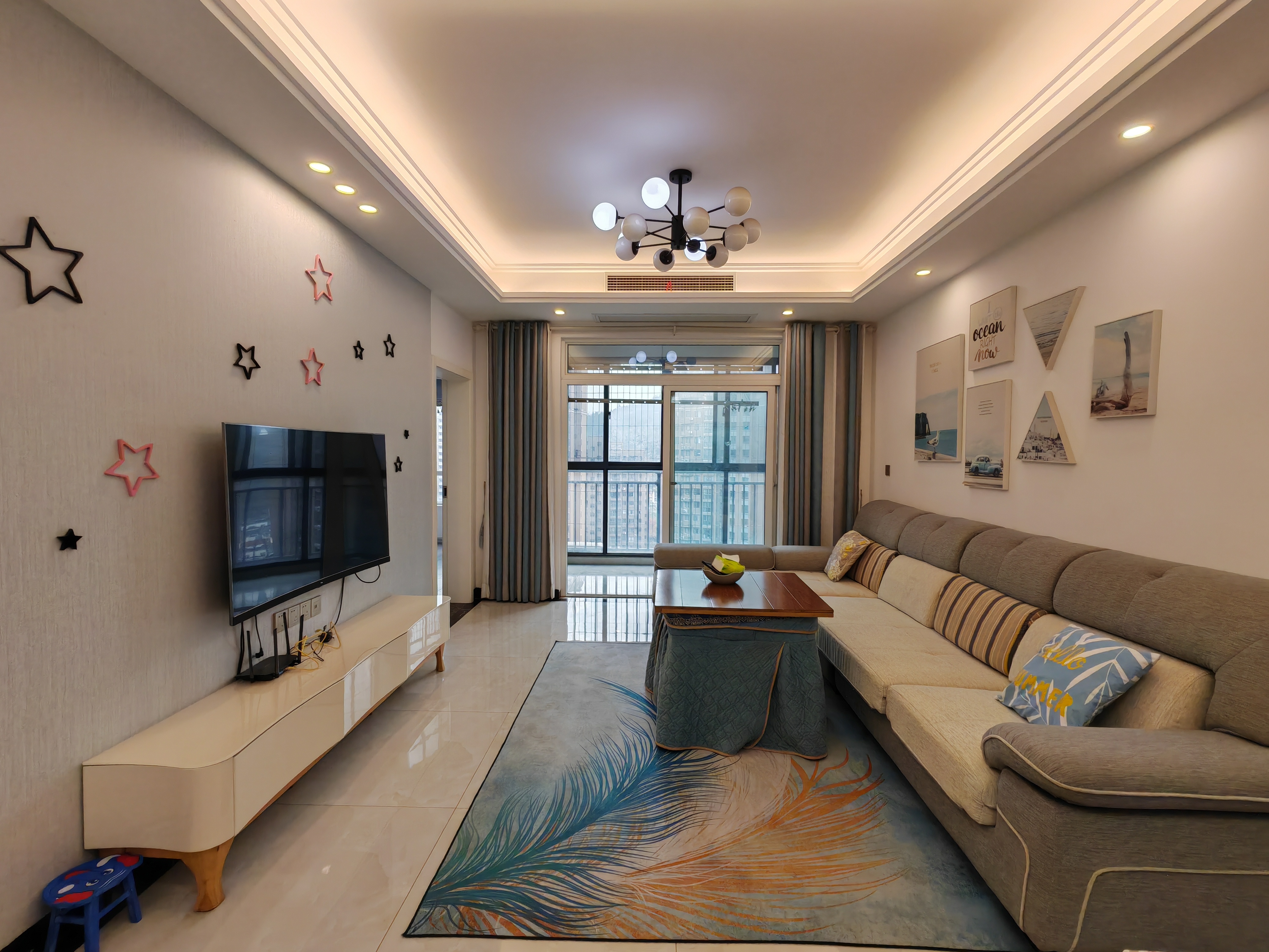 塞纳河畔电梯房，9成新的温馨三房，中间好楼层，有钥匙看房，看房电话18307150819