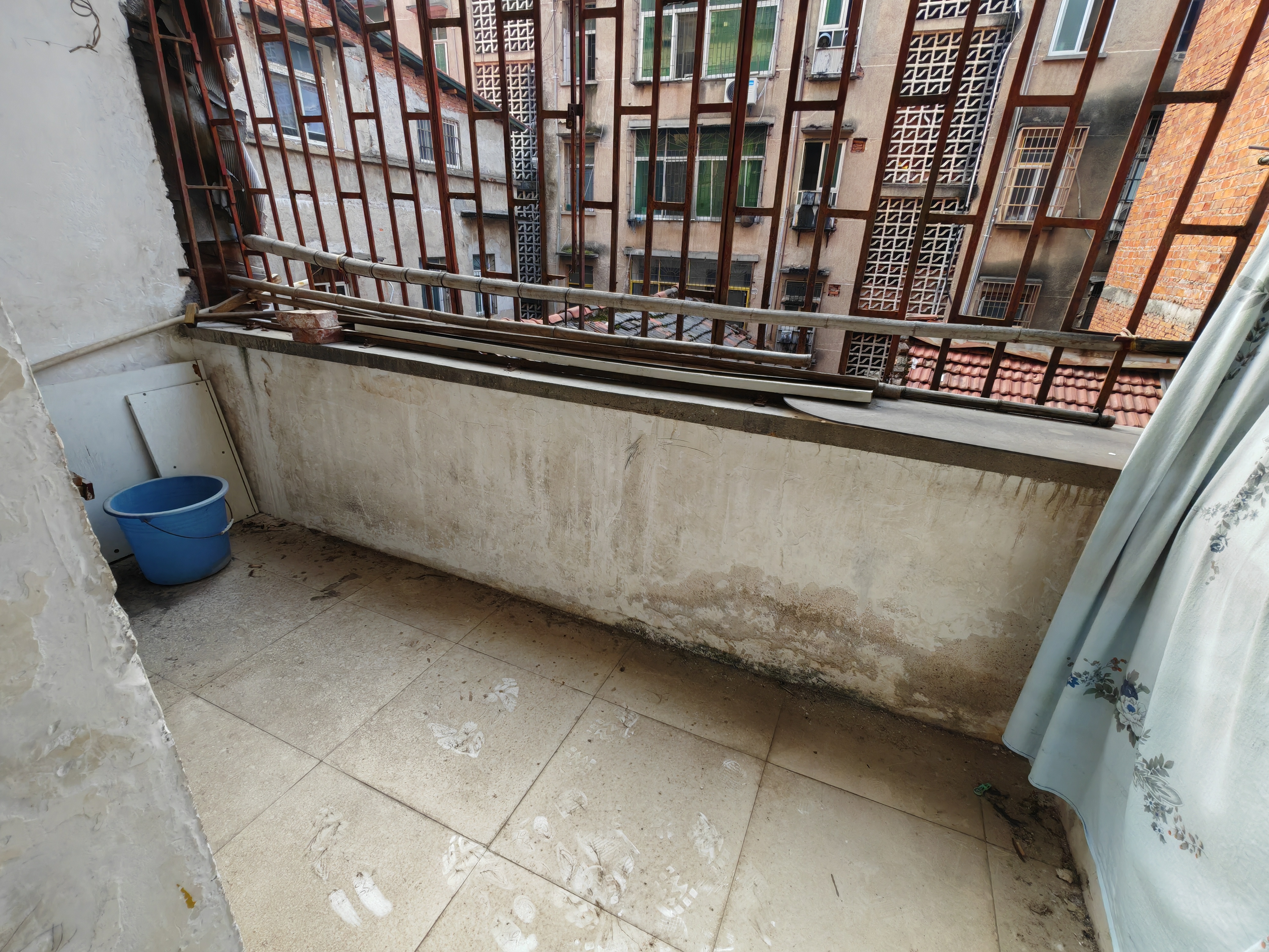 一中一小书包房，3楼，大三房，19.8万，有钥匙看房，看房电话18307150819