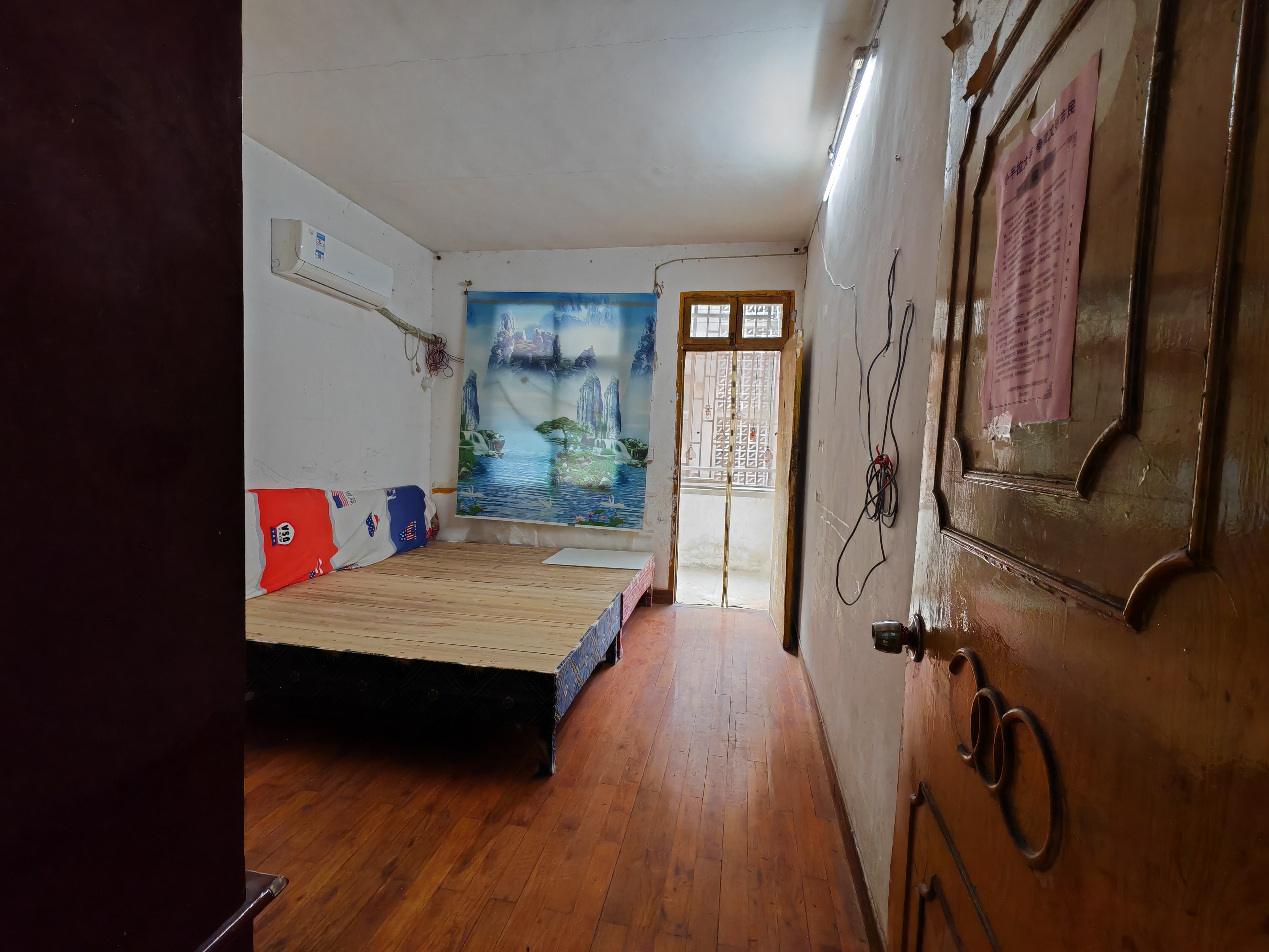 一中一小书包房，3楼，大三房，19.8万，有钥匙看房，看房电话18307150819