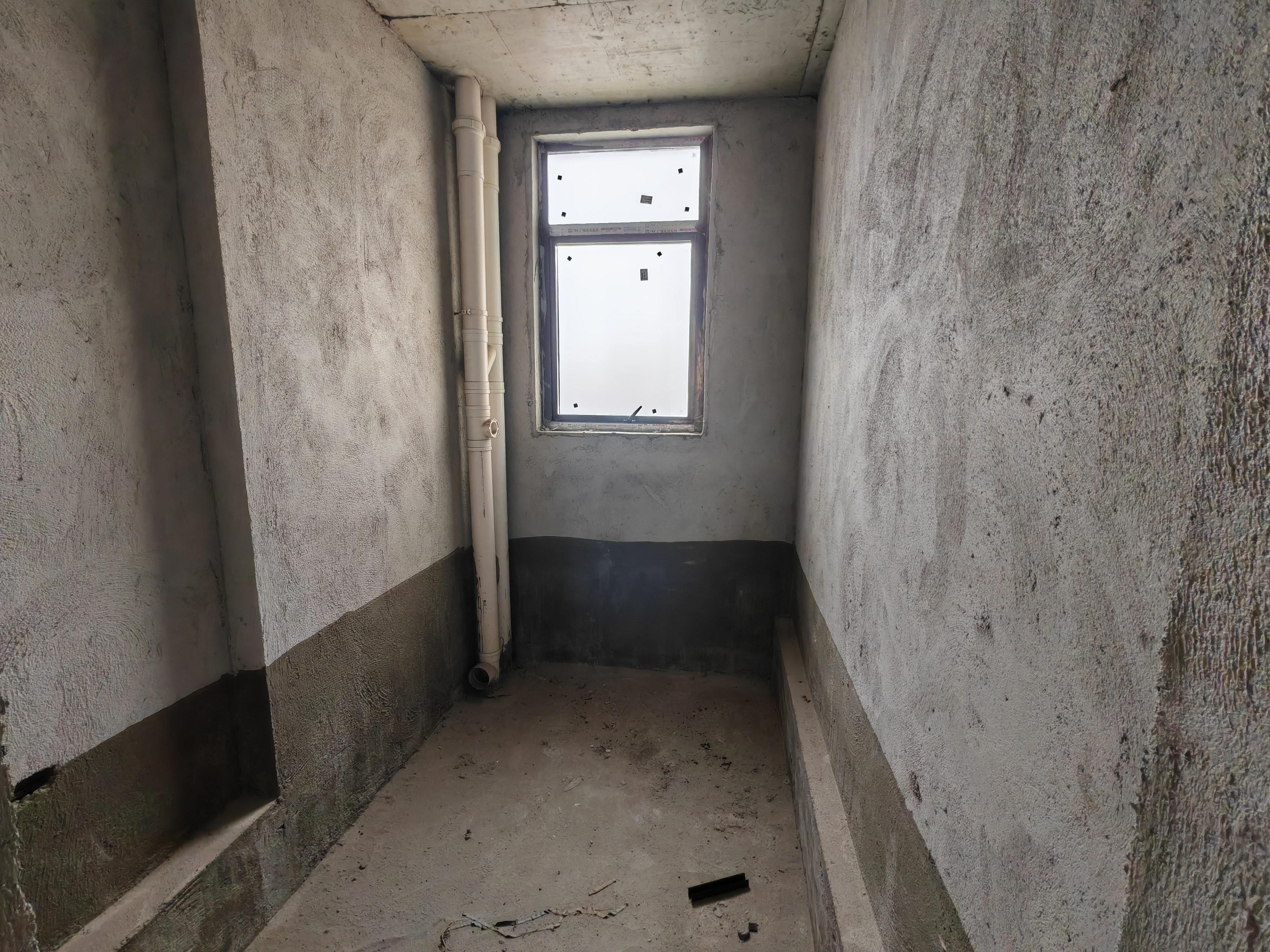 新区电梯房3300一平，南北通透户型，业主诚意出售，看房方便