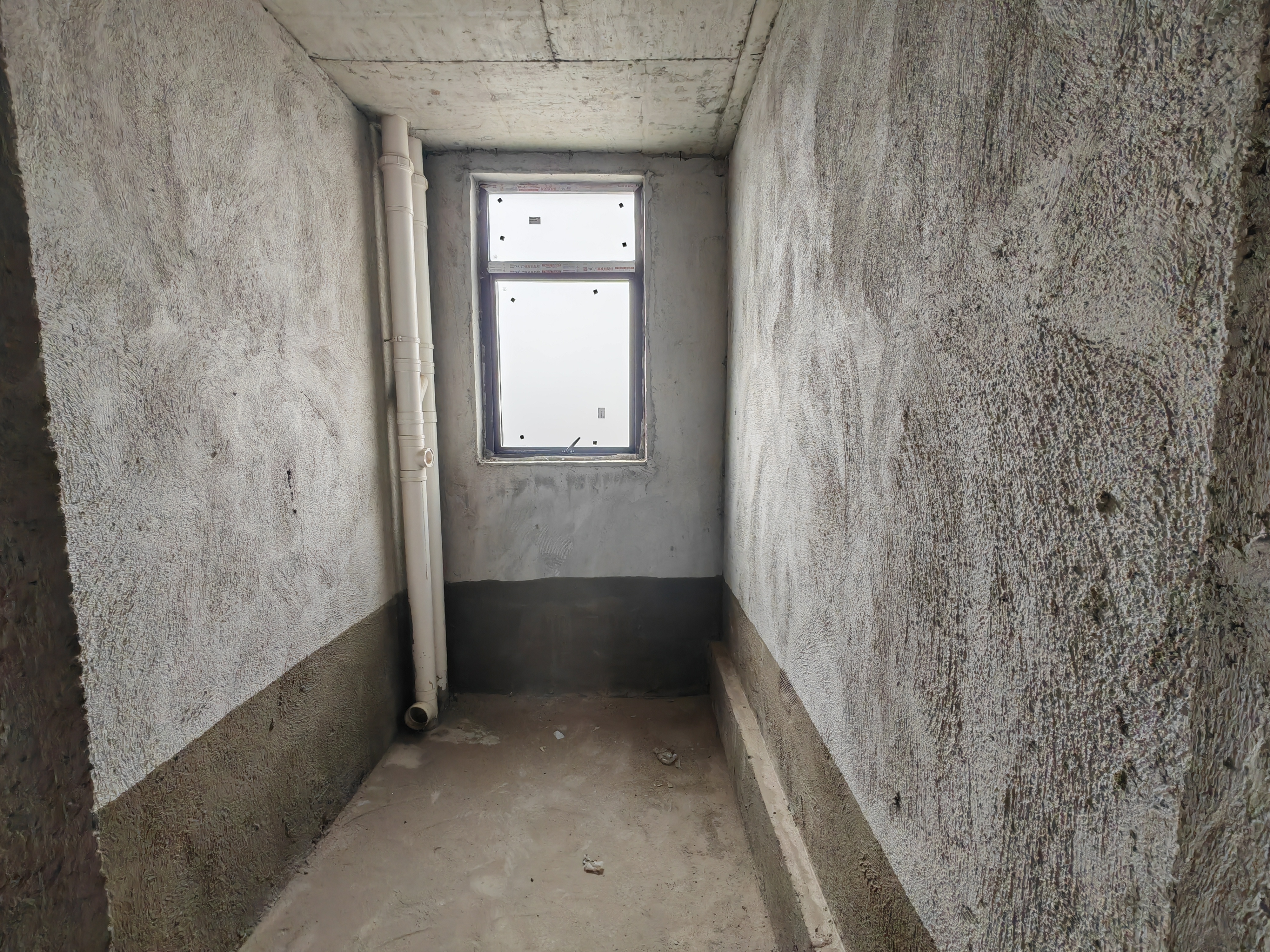 新区电梯房3300一平，南北通透户型，业主诚意出售，看房方便