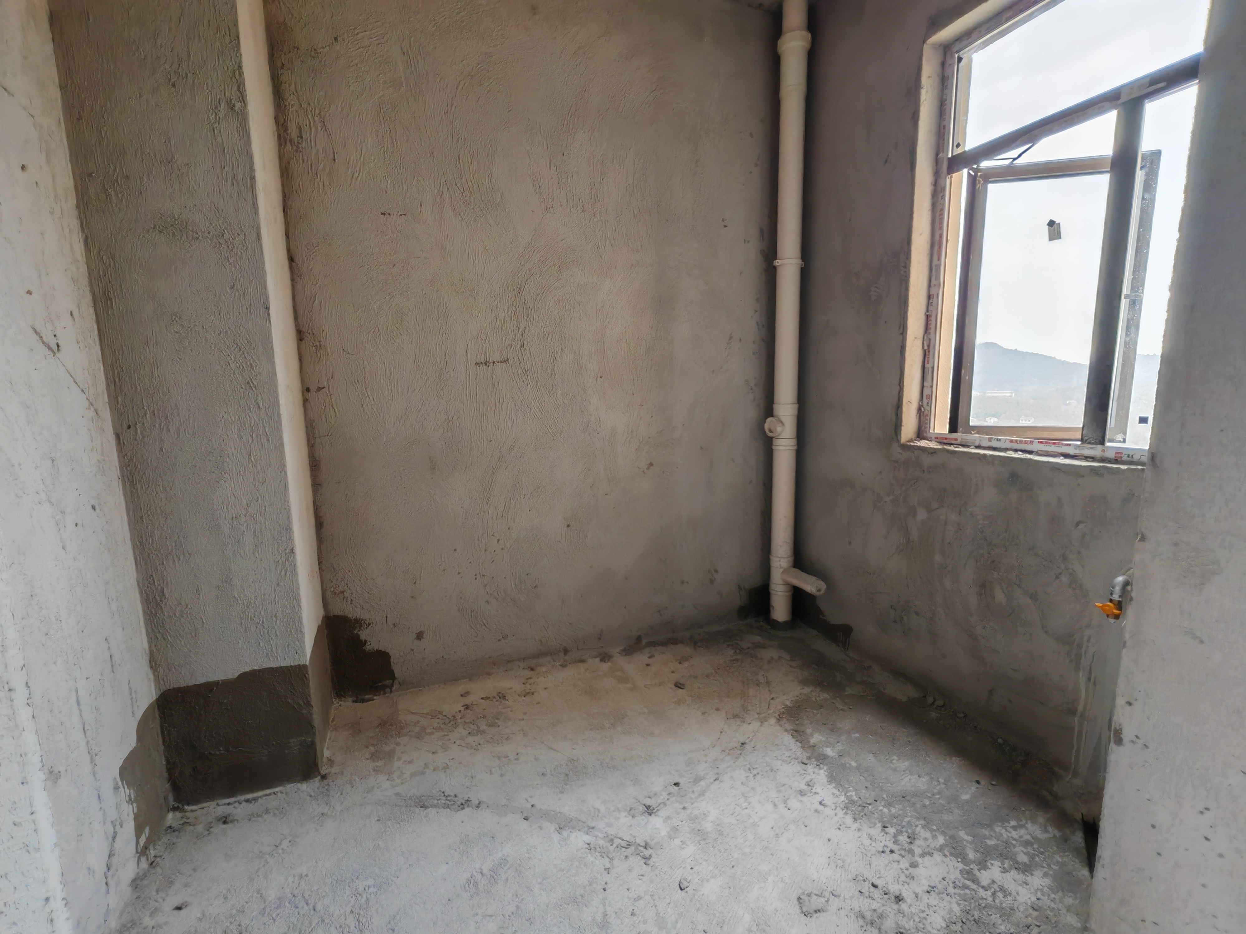 新区电梯房3300一平，南北通透户型，业主诚意出售，看房方便