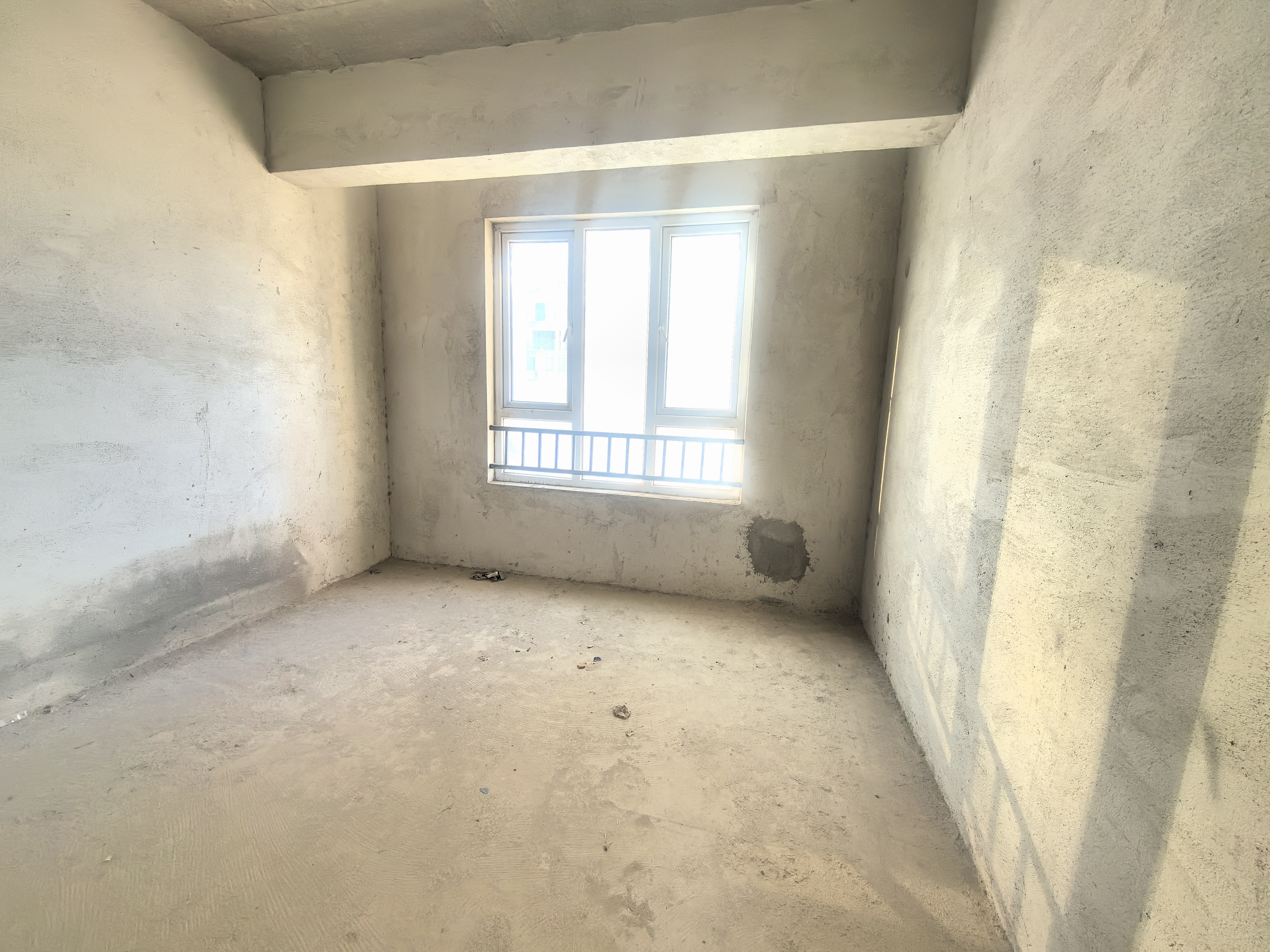 赤壁时代电梯房，三室两厅两卫，采光好，诚意出售，有钥匙看房，看房电话18307150819