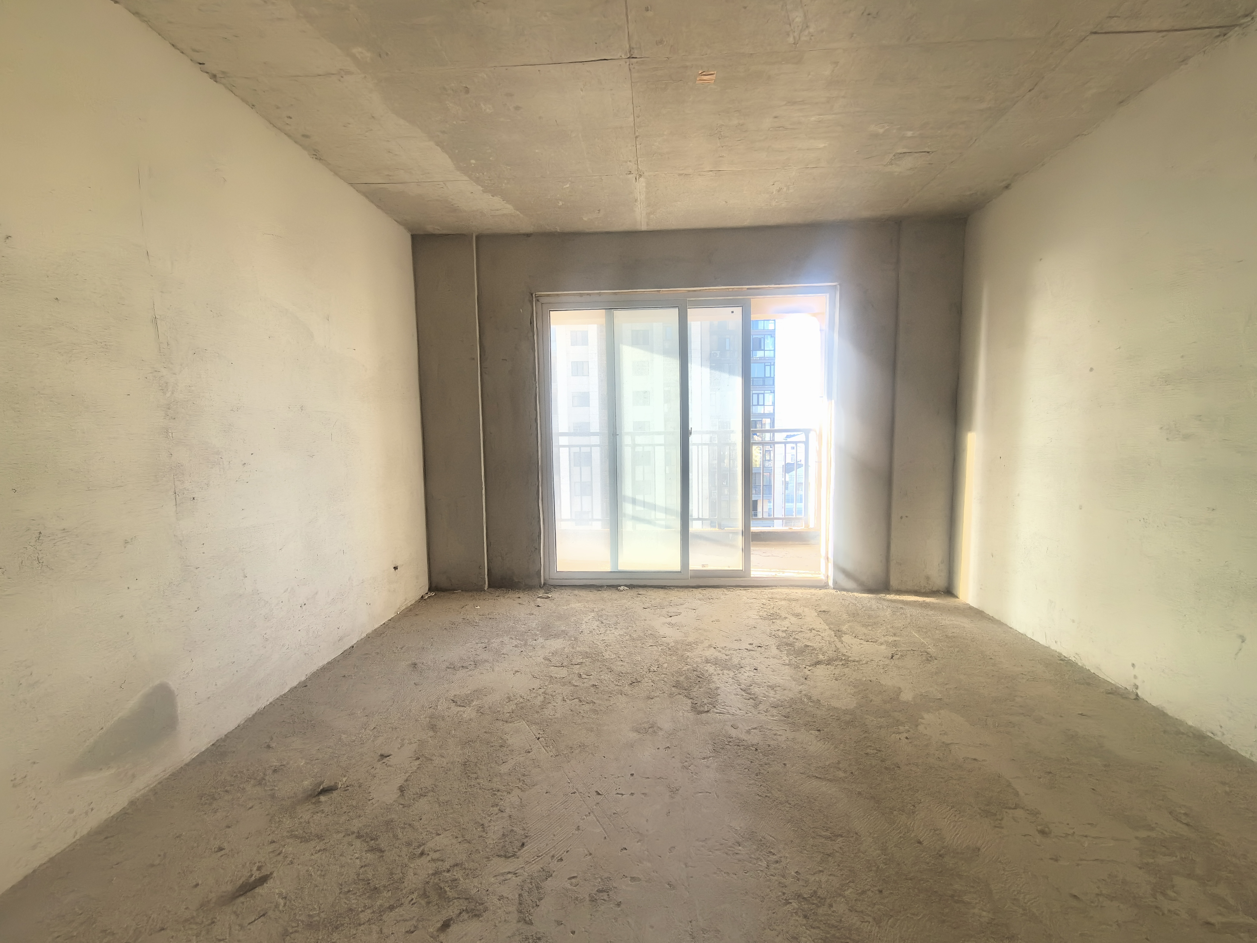 赤壁时代电梯房，三室两厅两卫，采光好，诚意出售，有钥匙看房，看房电话18307150819