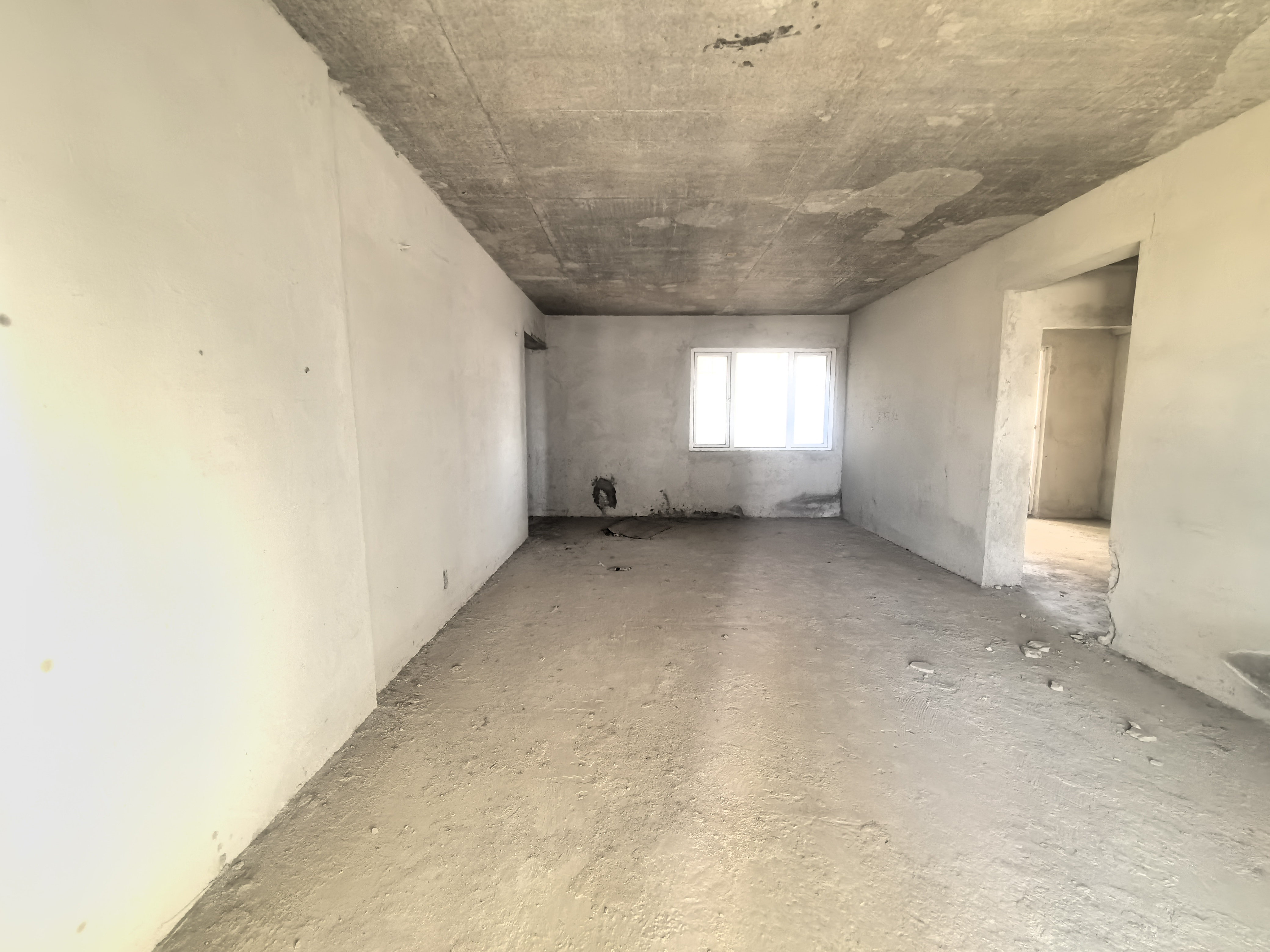 赤壁时代电梯房，三室两厅两卫，采光好，诚意出售，有钥匙看房，看房电话18307150819