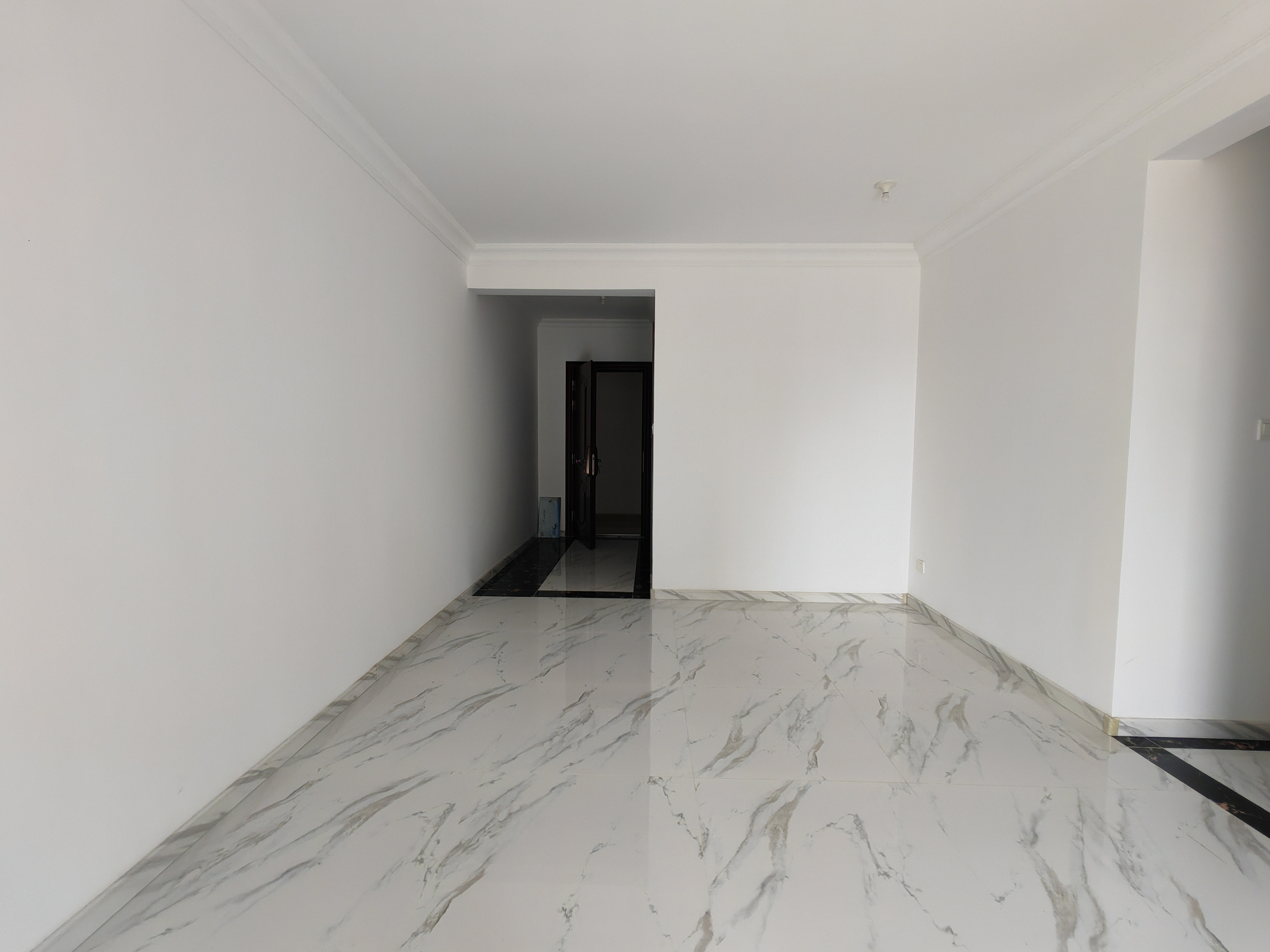 高铁片区赤壁碧桂园三室两厅两卫，10楼，52万，证满二年，有钥匙看房