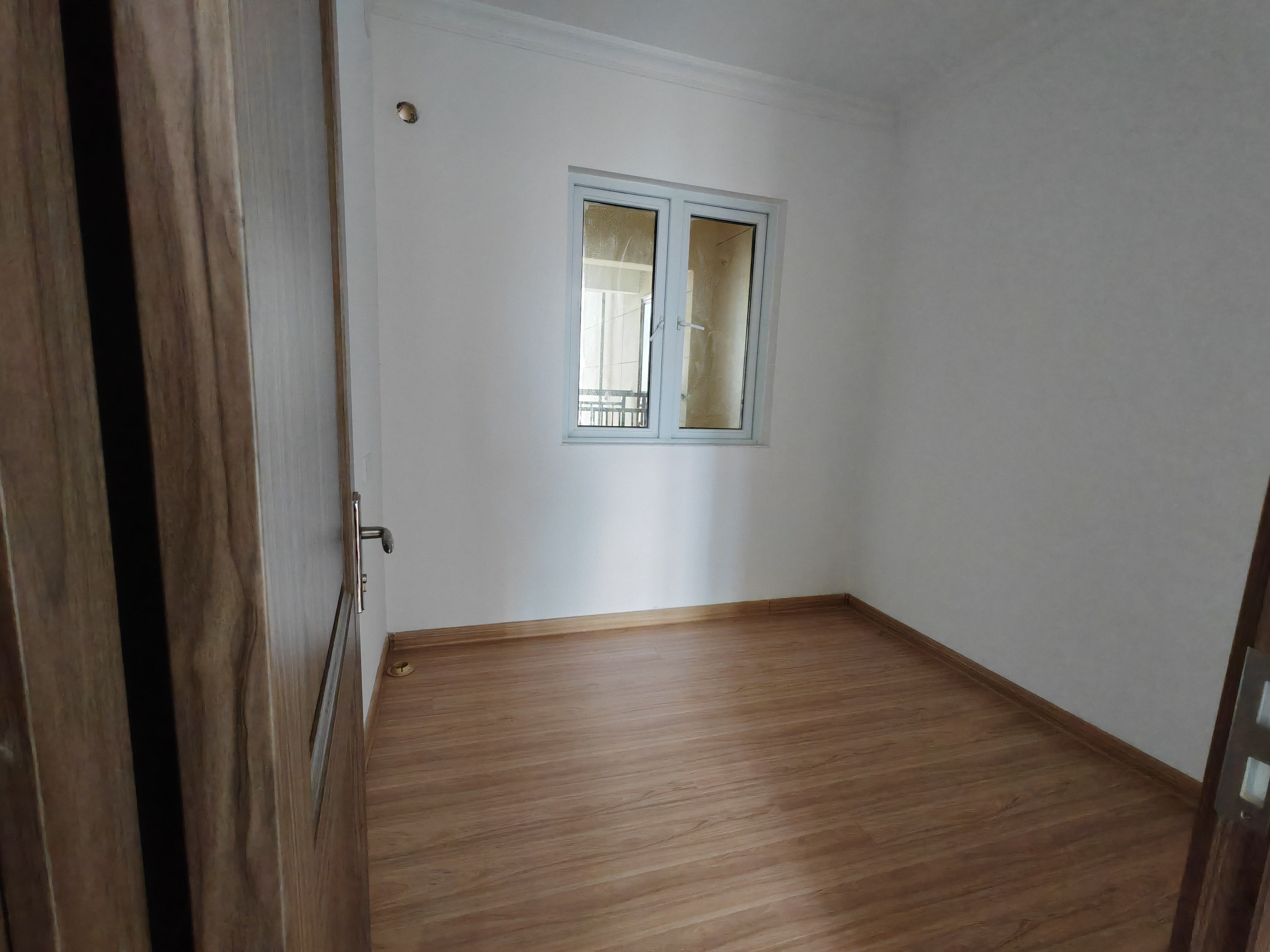 高铁片区赤壁碧桂园三室两厅两卫，10楼，52万，证满二年，有钥匙看房