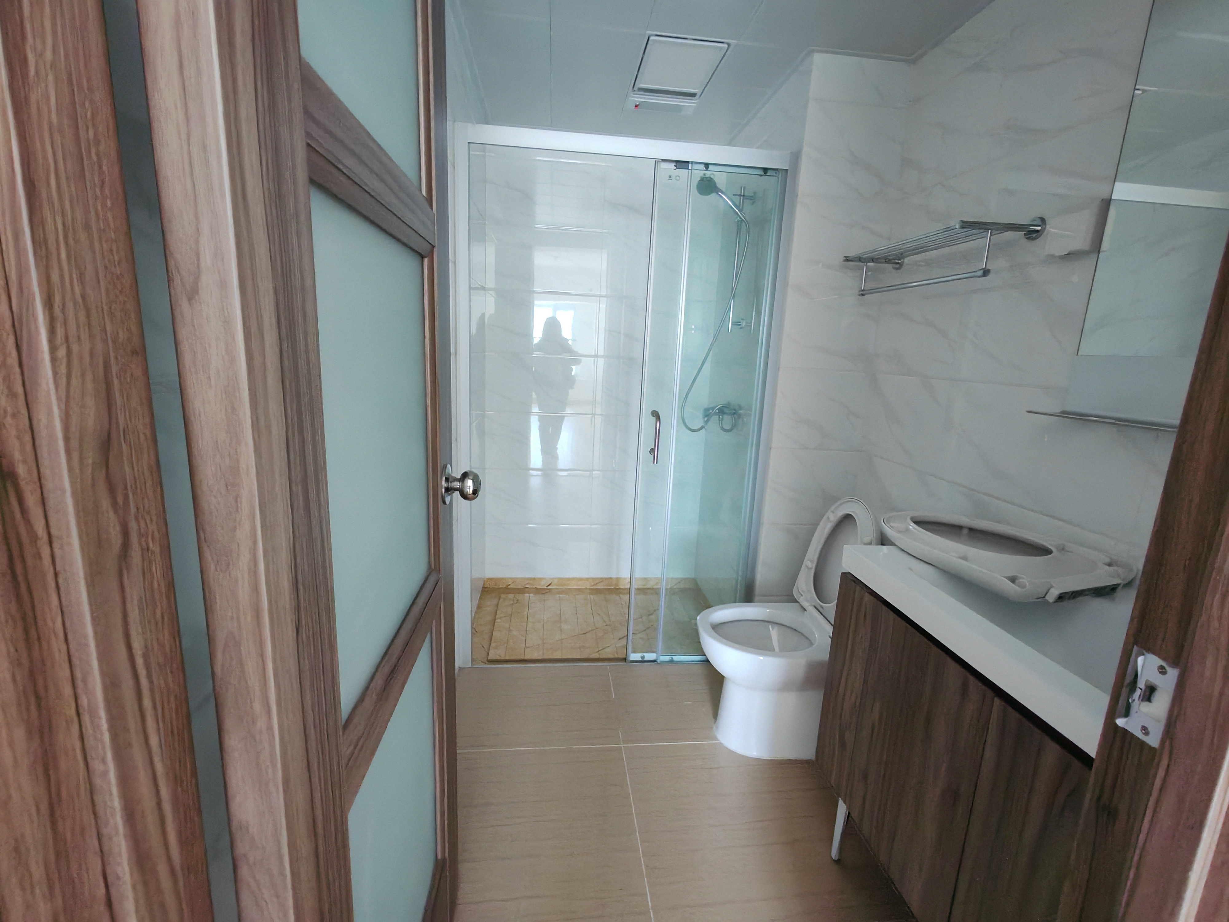 高铁片区赤壁碧桂园三室两厅两卫，10楼，52万，证满二年，有钥匙看房