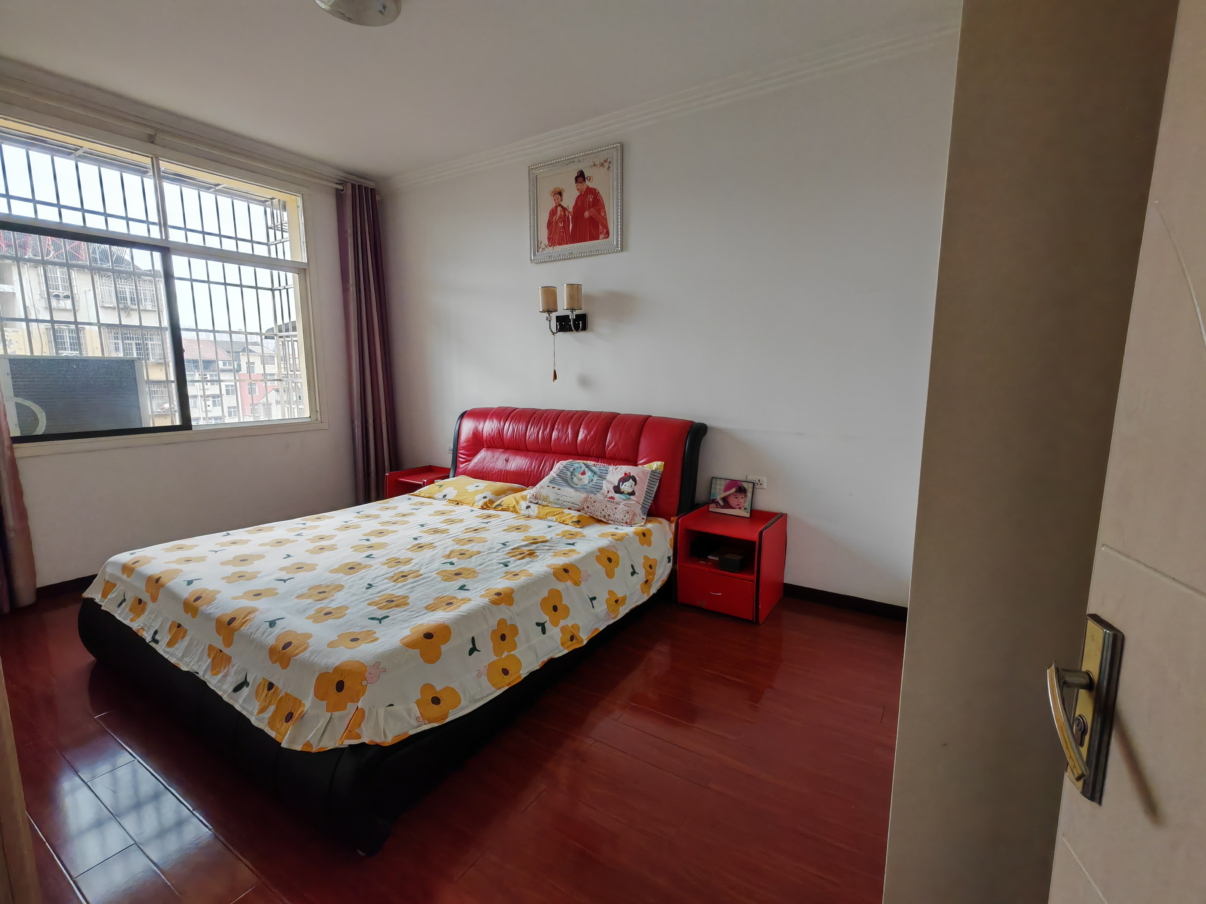 新区，139平，三室两厅两阳台，16万，5楼，急卖，有钥匙看房，看房电话18307150819