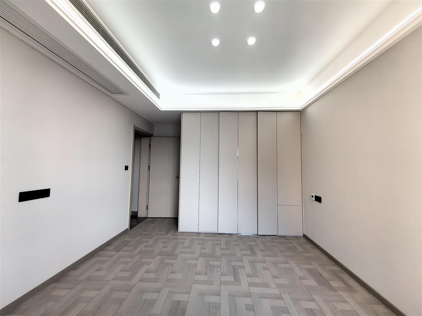 丰业盛世崭新装修一天未住115平3房2厅2卫65万钥匙🔑看房：18307150819