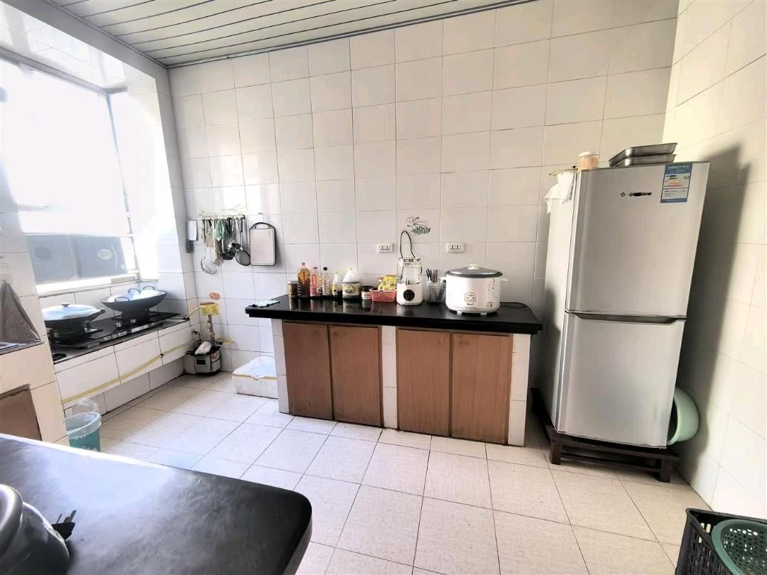 城北花园·130平方·三房两厅两卫·步梯三楼·37万