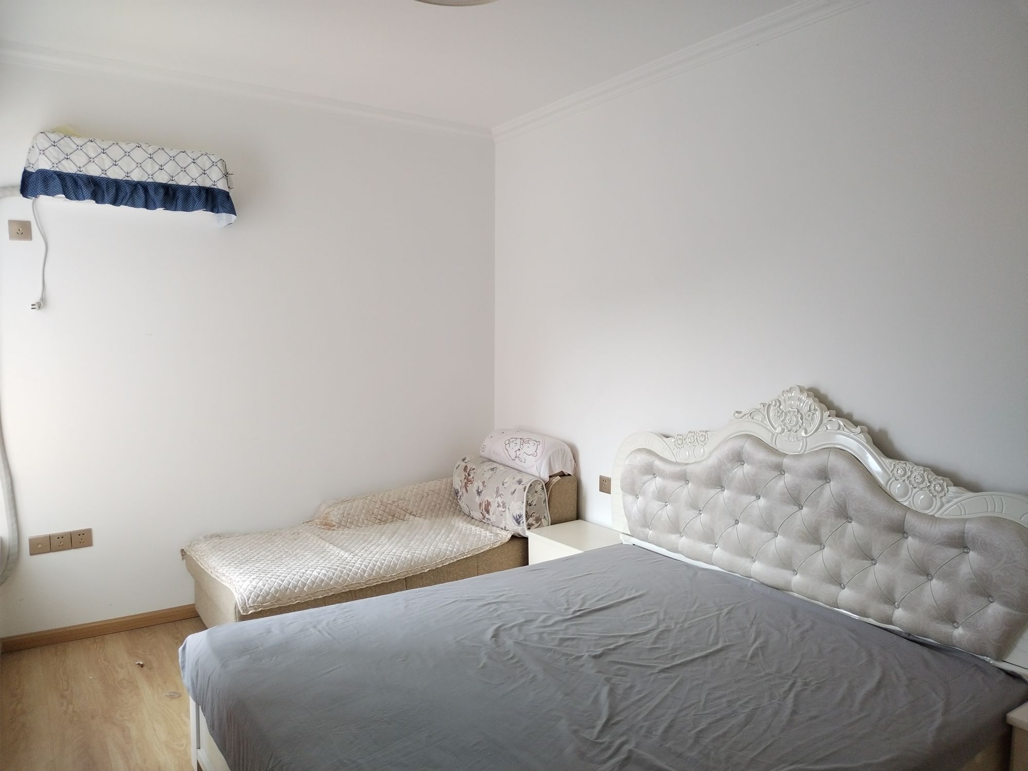 塞纳河畔·精装修三居室·诚意出租1500/月