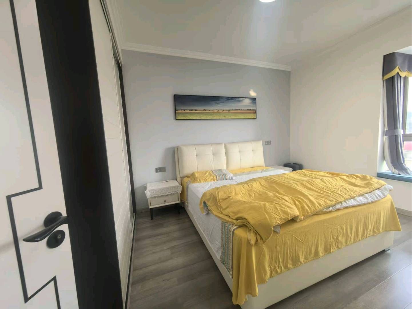 高铁片区·95平方大两室·全新装修·拎包入住·报价：45万