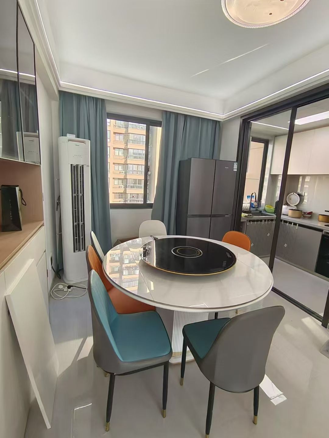 凤凰城·三室两厅·106平方·全新装修·拎包入住价格：55万