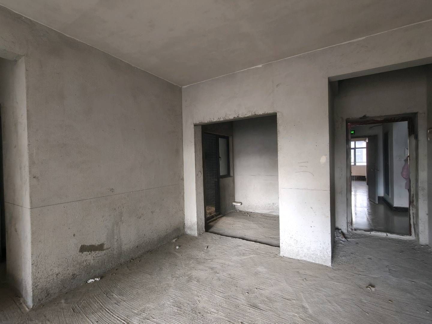 雍景新城98平·3室2厅2卫·好楼层毛坯房42万·证齐银行不欠贷款