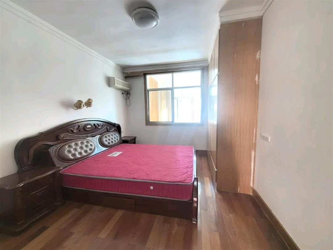 城北花园·130平方·三房两厅两卫·步梯三楼·37万