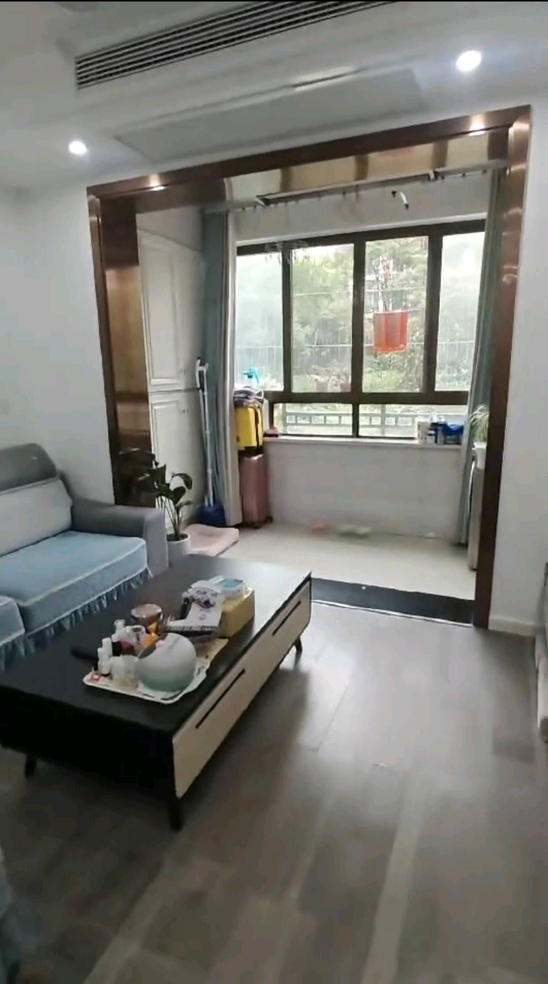 万泰华府·精装修两室两厅·出租1500/月