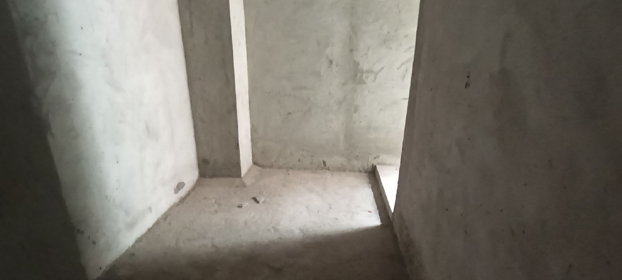 众城国际二期·毛坯房95平方·三房两厅·急售：29万不议价