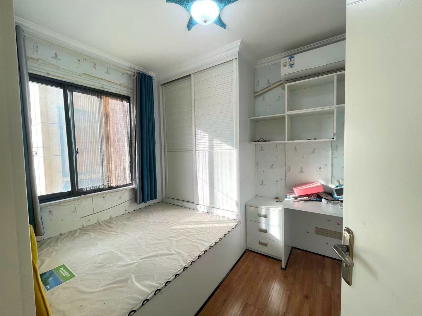 北站铜锣湾，3室2厅，全新精装修。拎包入住，价格美丽39.8万