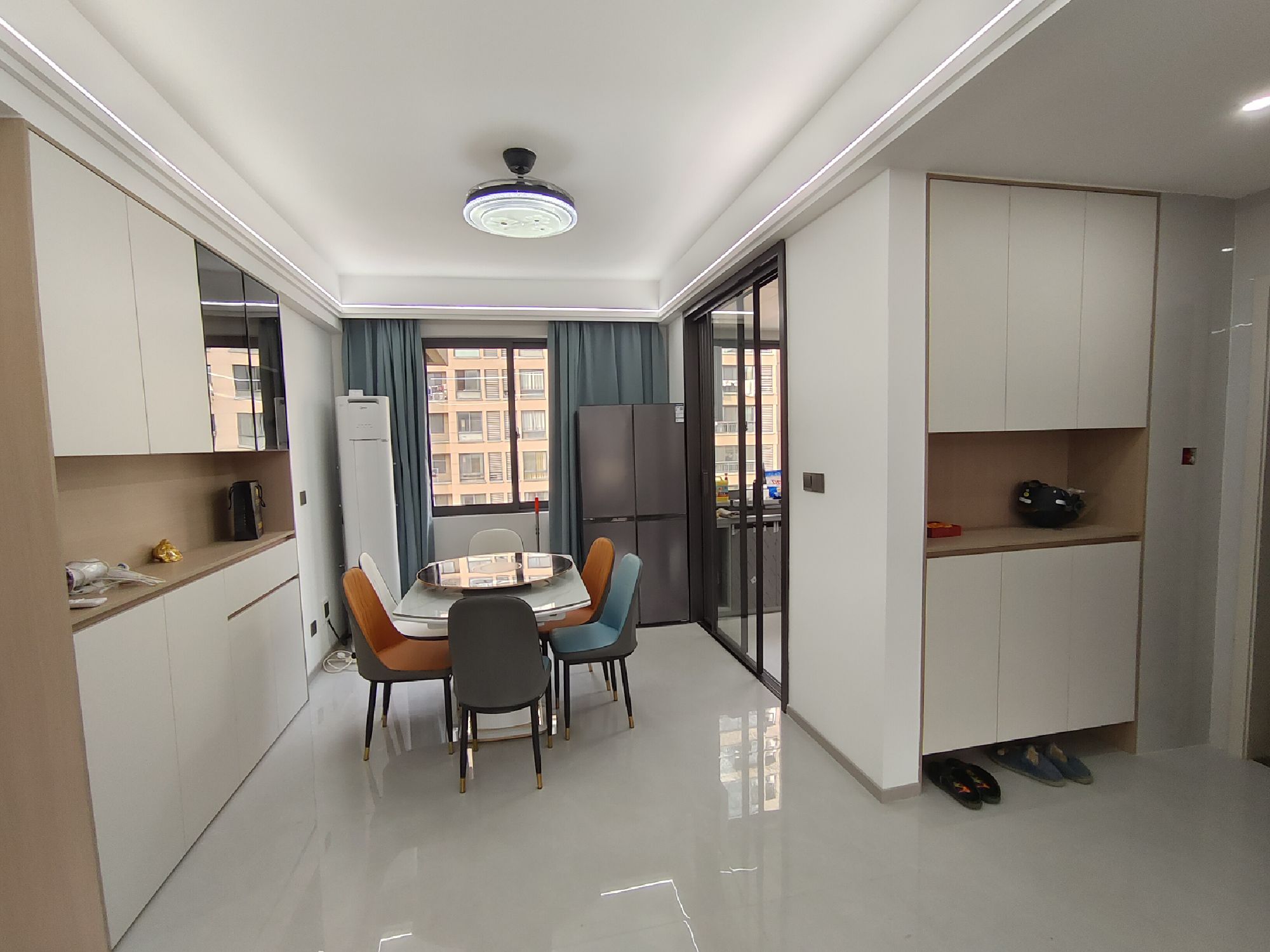 凤凰城·三室两厅·106平方·全新装修·拎包入住价格：55万