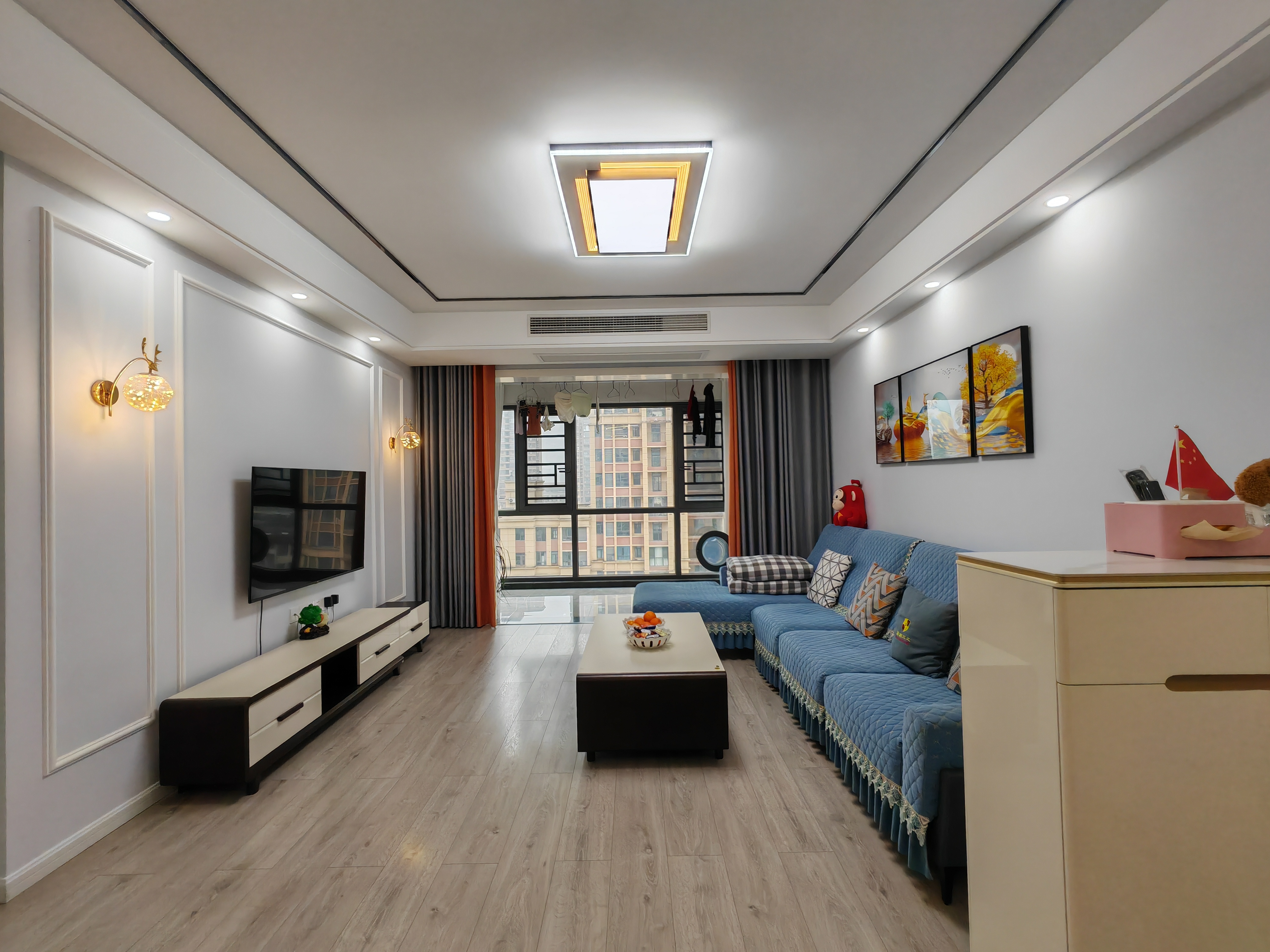 高铁站附近高铁明珠三室两厅两卫，坐北朝南户型，可做婚房，看房电话18307150819