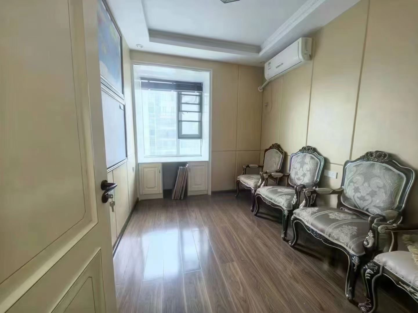 碧桂园翡翠湾·四室两厅·拎包入住·全新装修急售：66万