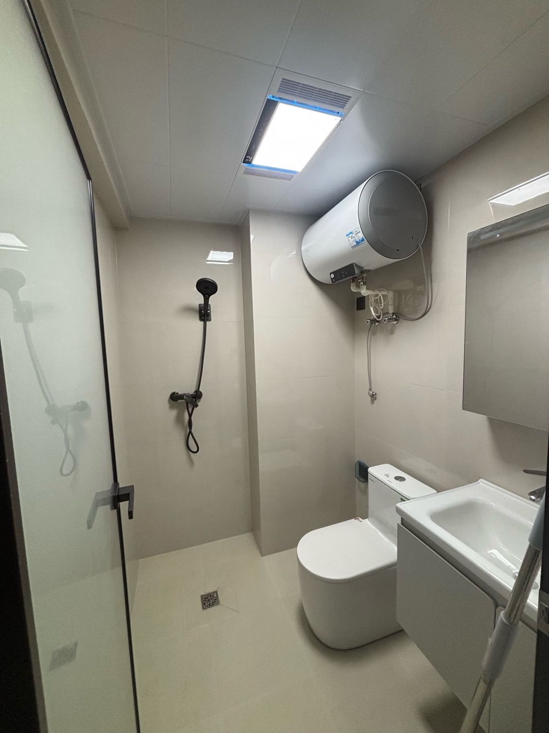 维多利亚43.77平·全新装修公寓·卖19万可租1200/月