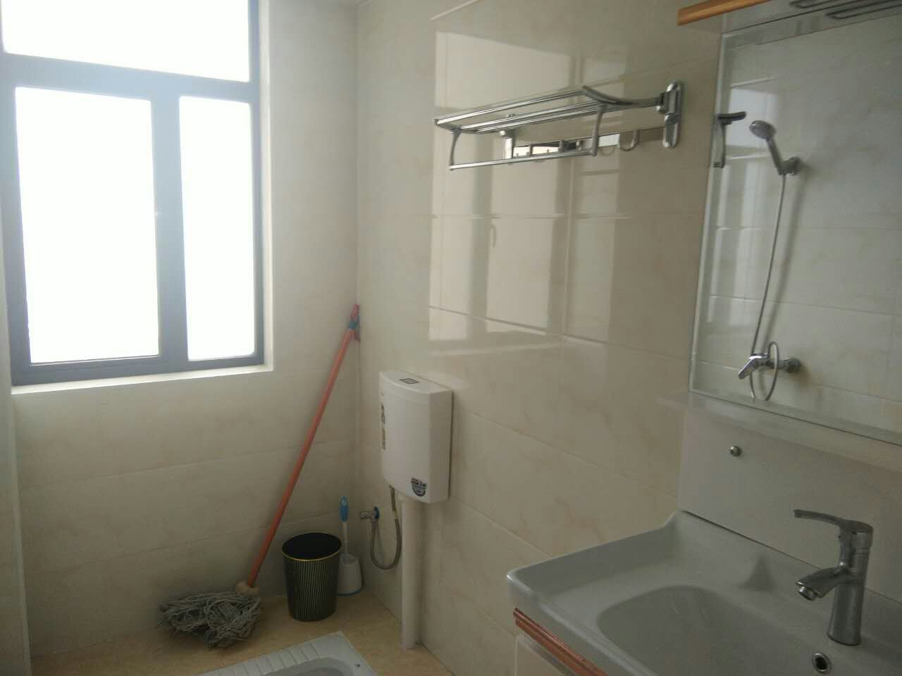 领秀城干净清爽两居室·租1000/月·同比小区月租金便宜几百