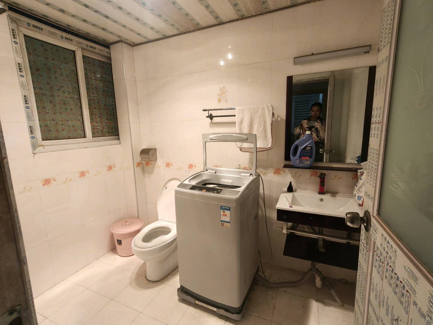 金鑫小区·124平方·三房两厅·步梯4楼·报价：32万·证件齐全