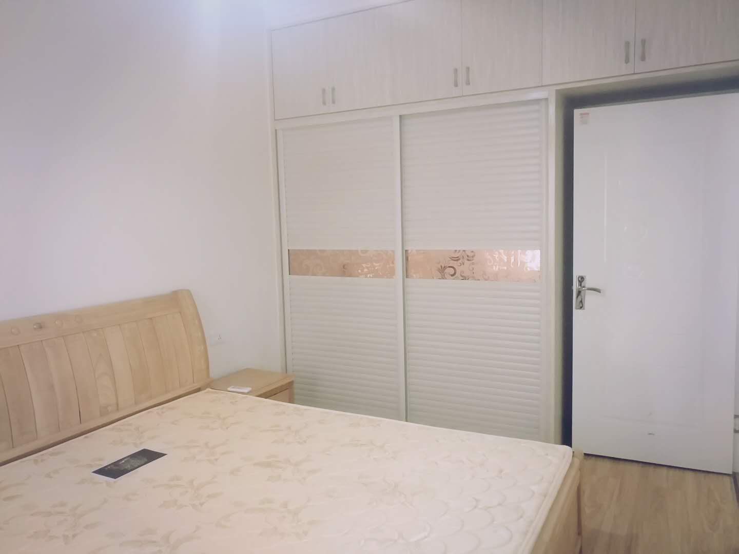眾城國際·一室一廳·拎包入住1100/月
