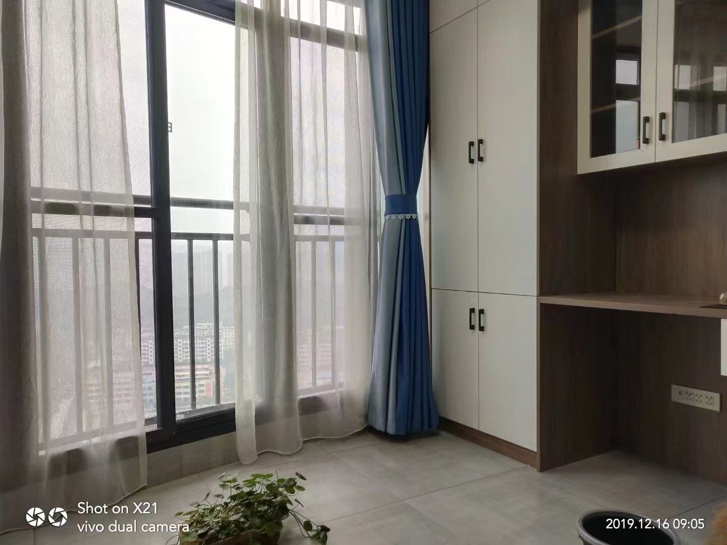 领秀城·全新两室两厅·初次出租·1600/月