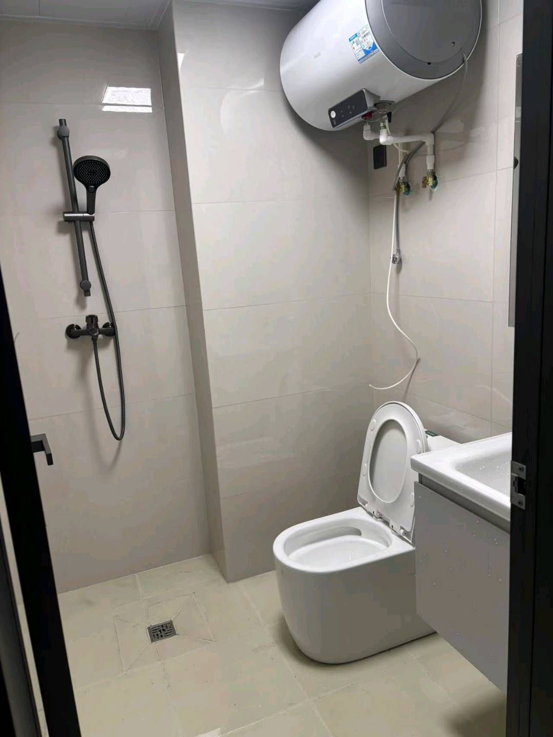 维多利亚·精装修公寓·温馨干净整洁·拎包入住1200/月