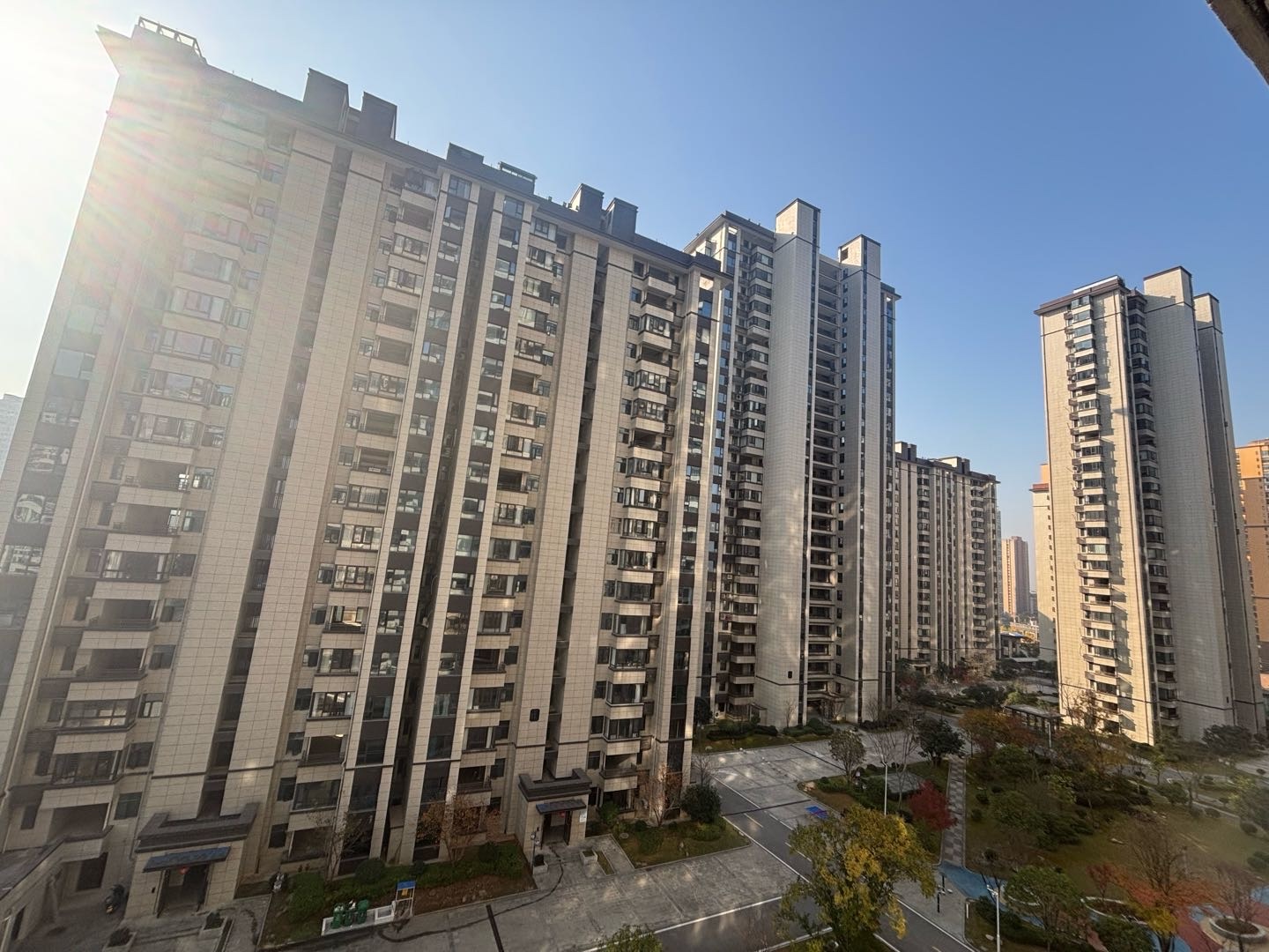 高铁片区次小区鹏城翰林府·112平·3室2厅2卫·证满二