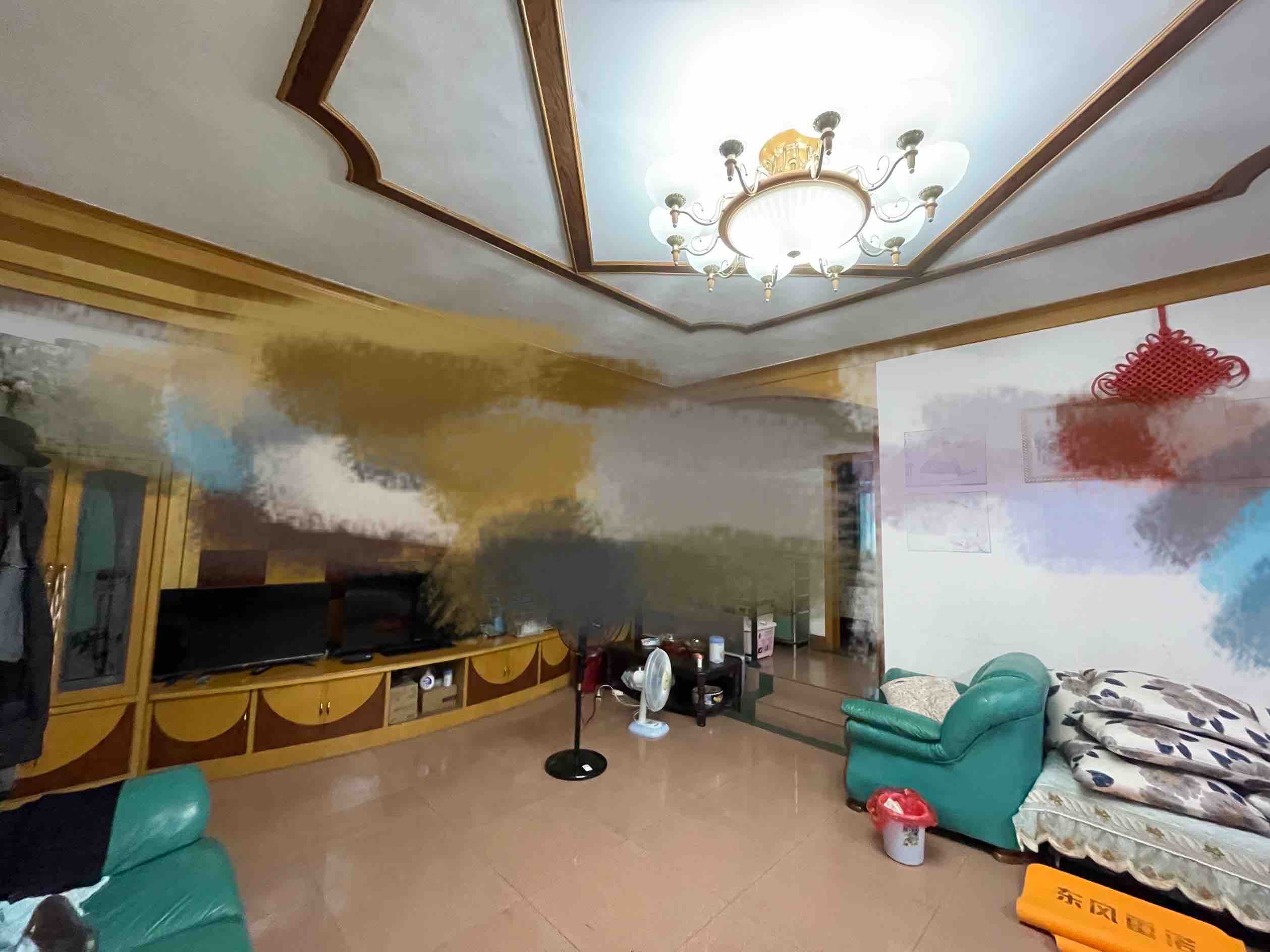 龙翔小区·108平方·步梯二楼报价：32万