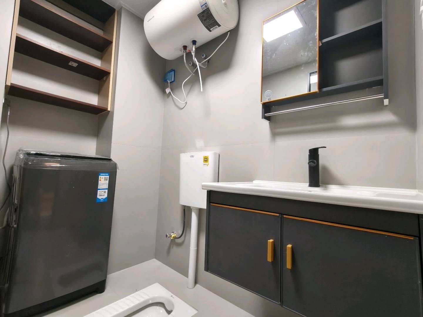 维多利亚·精装修·一室一厅·可以拎包入住1100/月