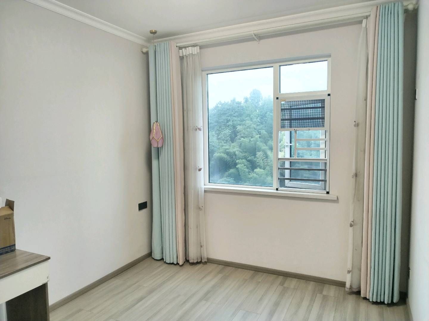 塞纳河畔137平·大三室·精装修9成新·闲置急于出售65万