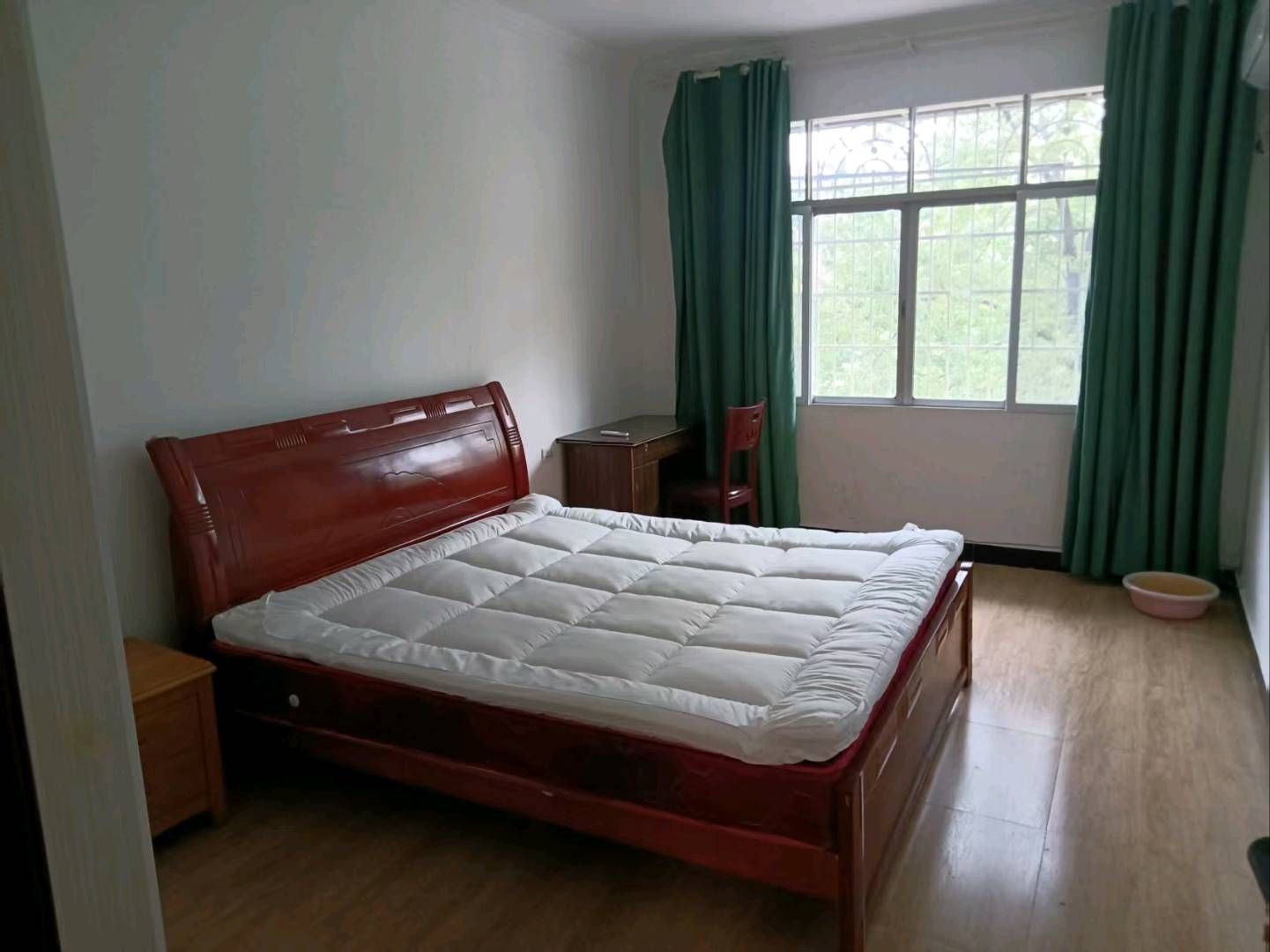 下庄小区·二楼·四室两厅·干净整洁·可住可办公·出租1200/月