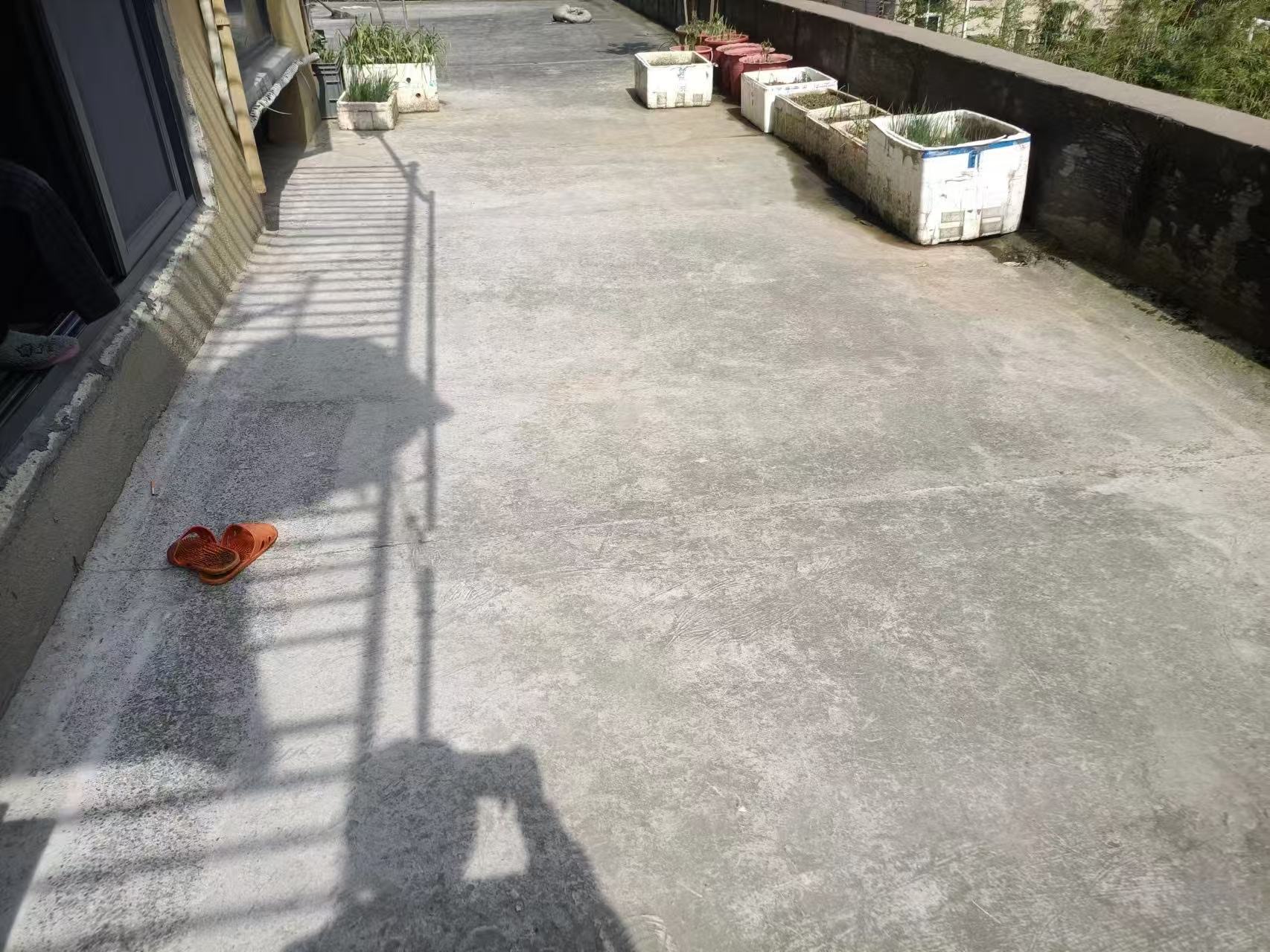 御龙学府·59平·两室两厅·朝南带平台出租1250/月