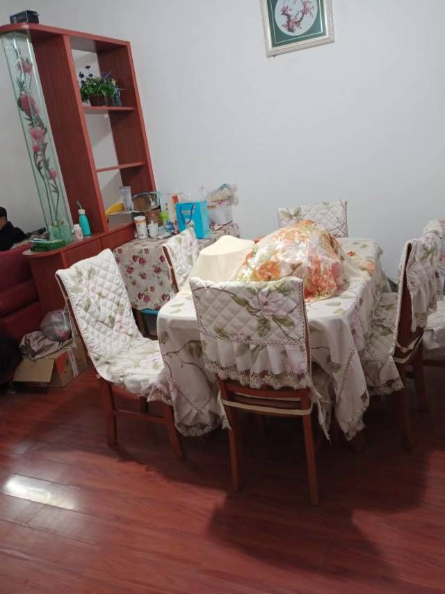 沙子岭菜场旁·三楼·温馨两居室·出租1000/月