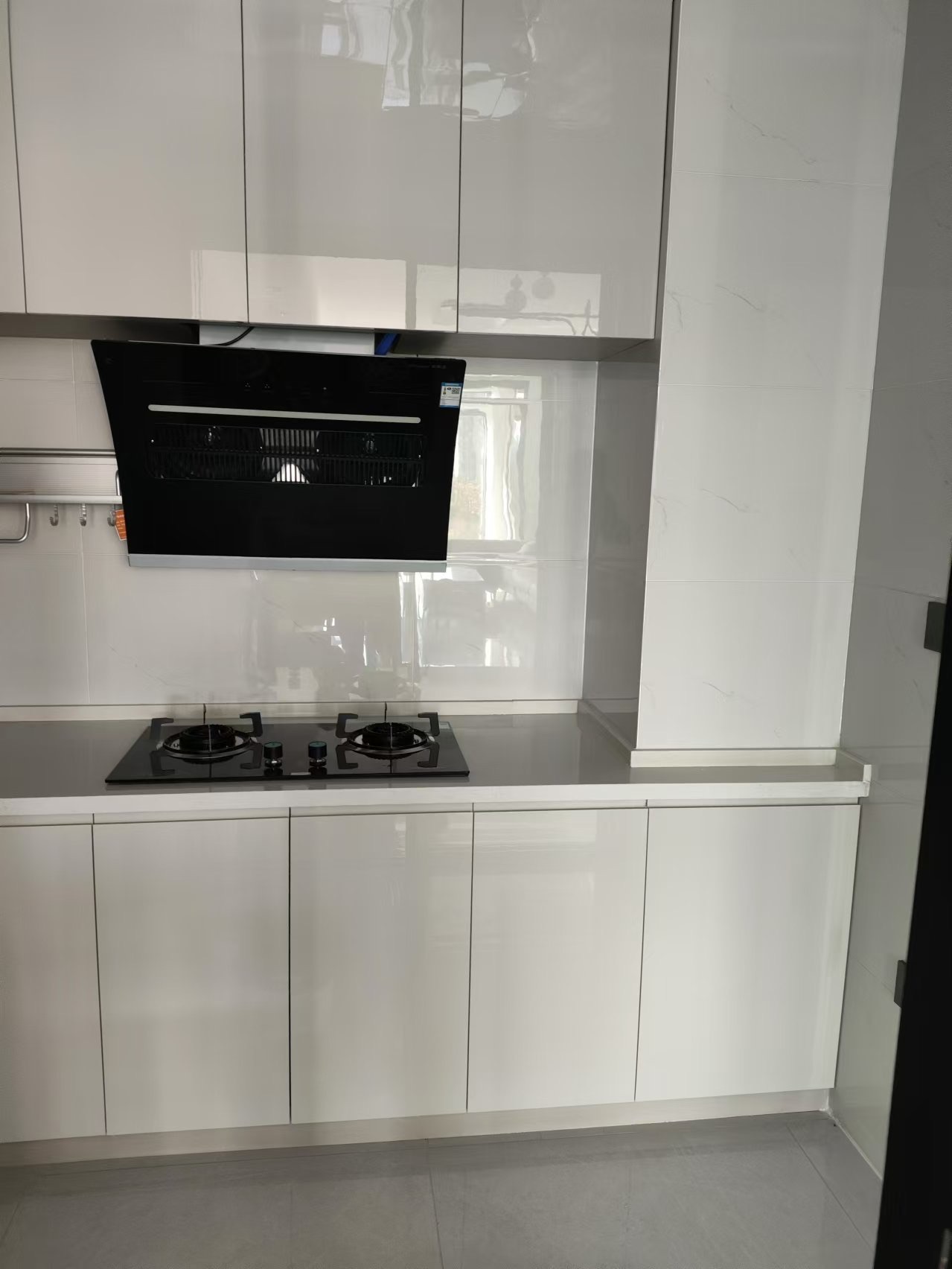 敏捷上城·精装修·三室两厅两卫·诚意出租2000/月