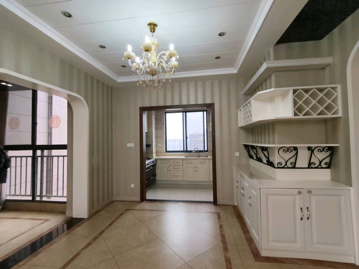 赤壁印象5号公馆·好地段的三居室·116平·8成新·房东外地定居闲置卖55万