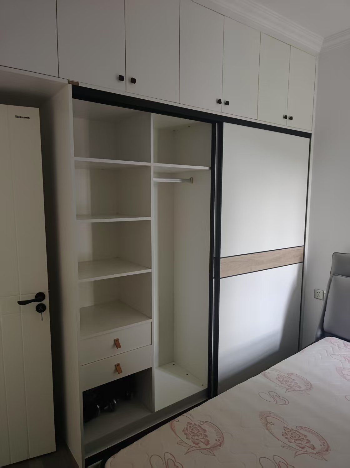 赤壁印象新装修三居室·家电家私齐全·拎包入住1500/月