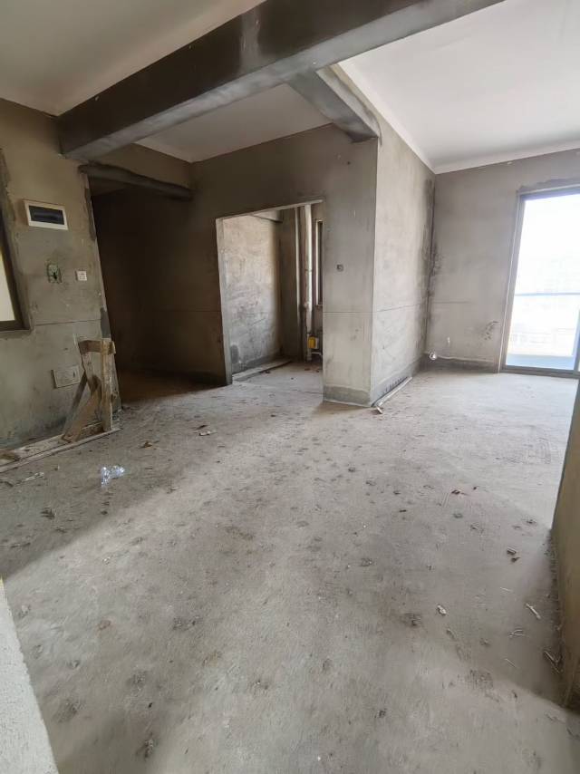 润园99平，可做3室，带地下车位一个，户子是边户，南北双阳台，售价35个，看房有钥匙15571531963